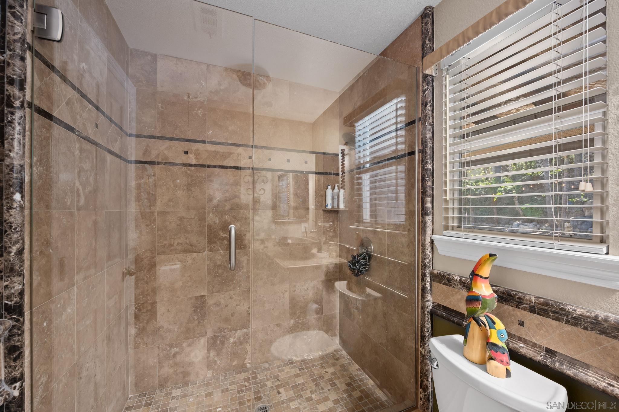 Detail Gallery Image 25 of 70 For 1180  Academy Ln, Vista,  CA 92081 - 5 Beds | 4 Baths