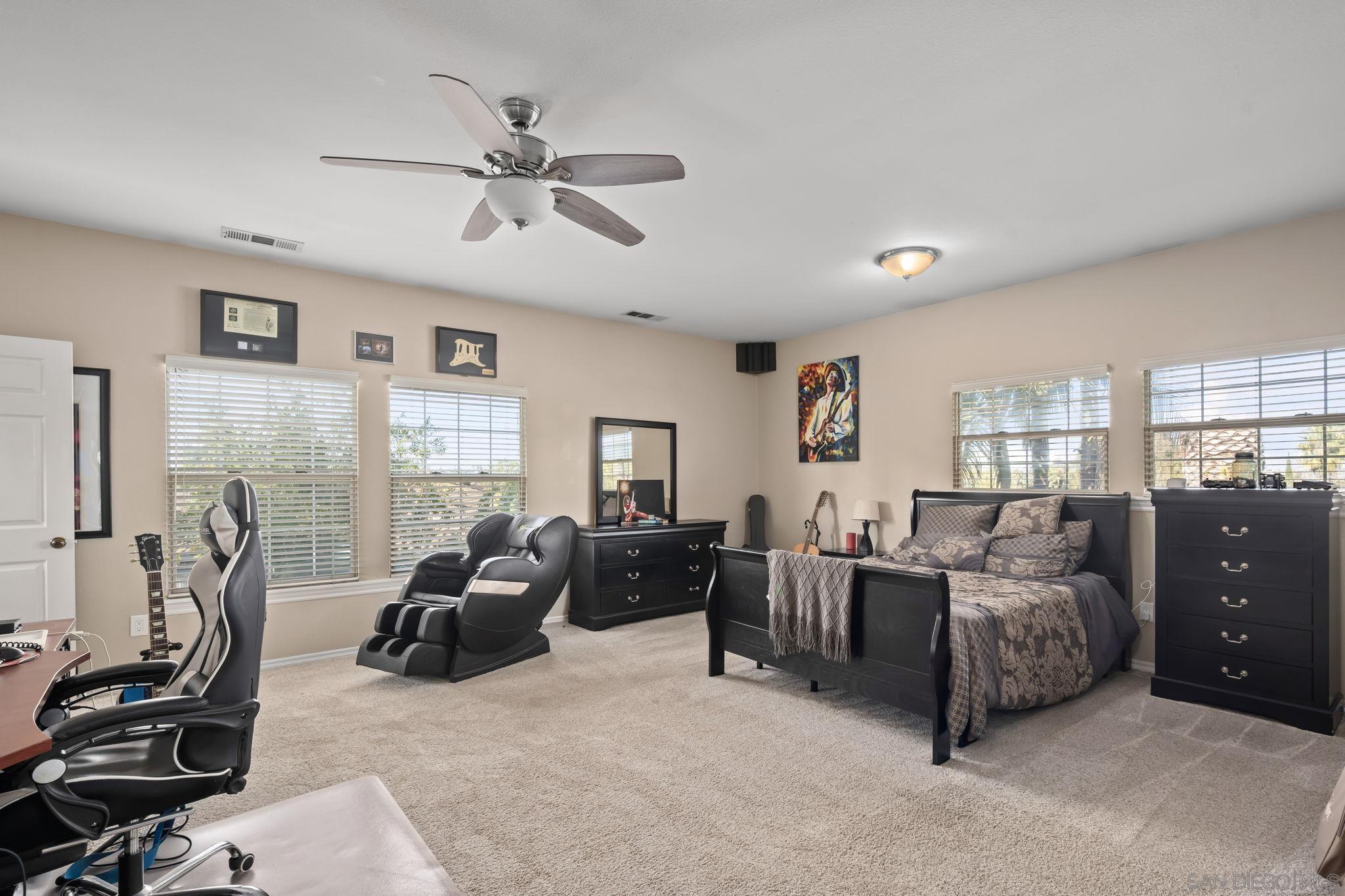 Detail Gallery Image 31 of 70 For 1180  Academy Ln, Vista,  CA 92081 - 5 Beds | 4 Baths