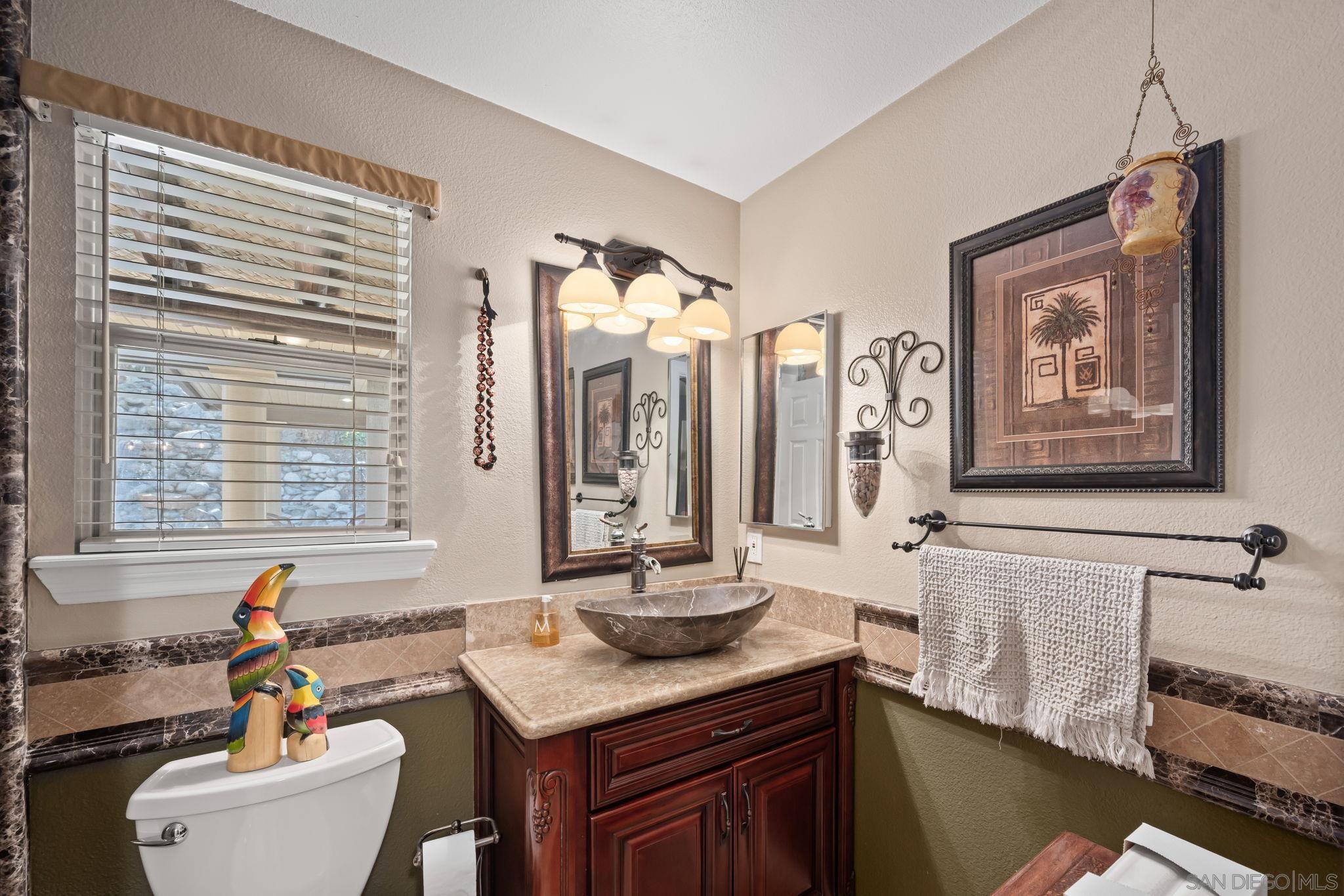 Detail Gallery Image 33 of 70 For 1180  Academy Ln, Vista,  CA 92081 - 5 Beds | 4 Baths