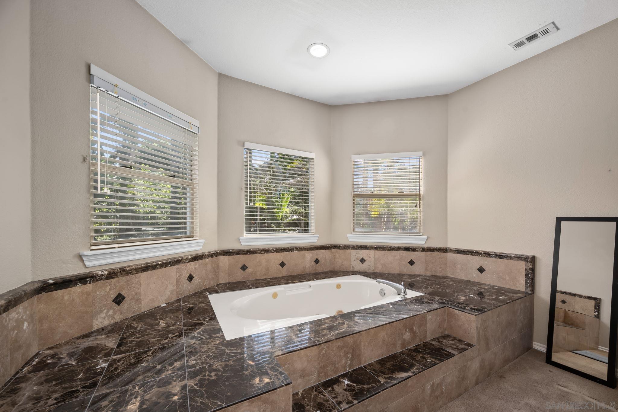 Detail Gallery Image 43 of 70 For 1180  Academy Ln, Vista,  CA 92081 - 5 Beds | 4 Baths