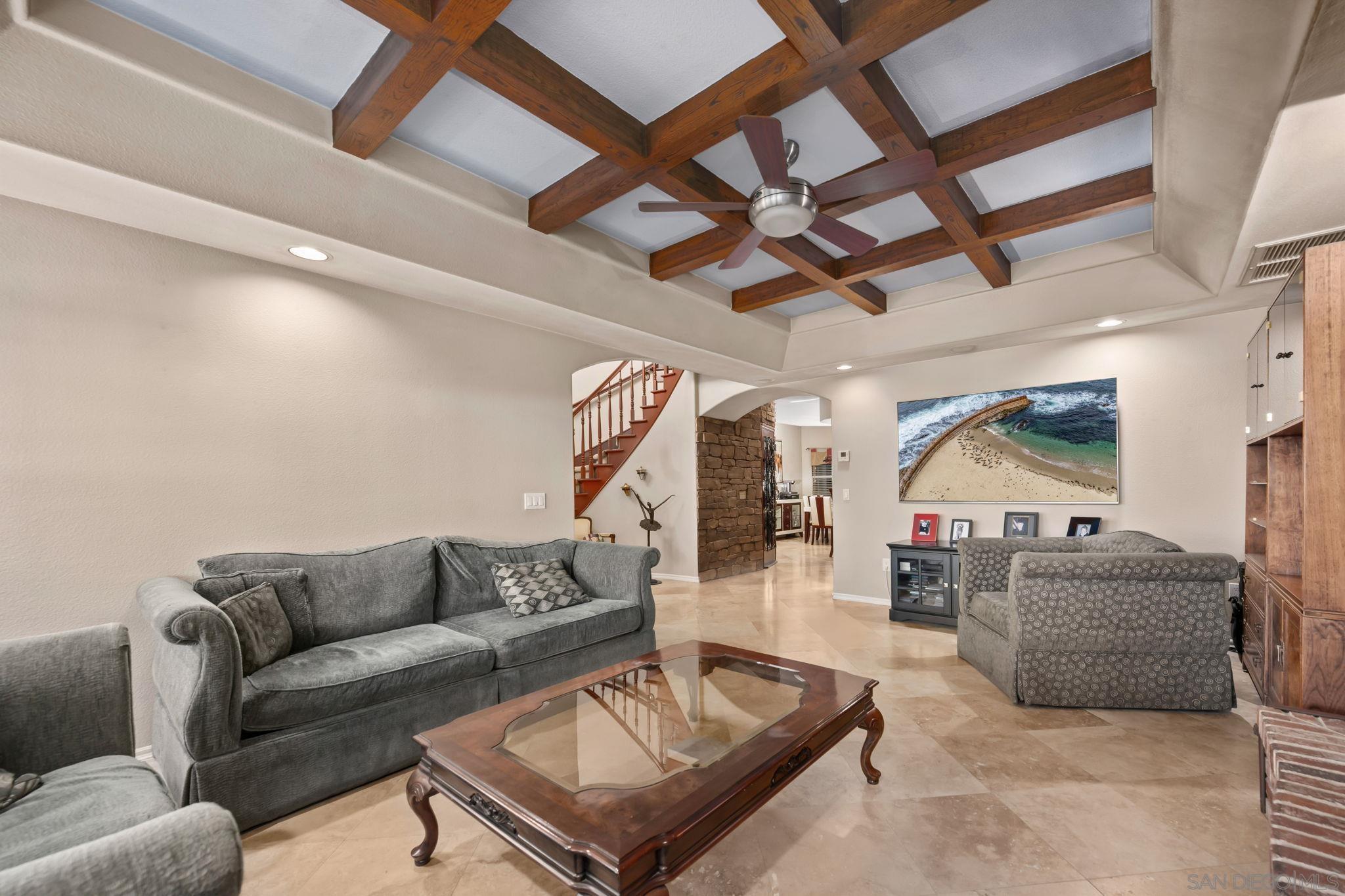 Detail Gallery Image 10 of 70 For 1180  Academy Ln, Vista,  CA 92081 - 5 Beds | 4 Baths