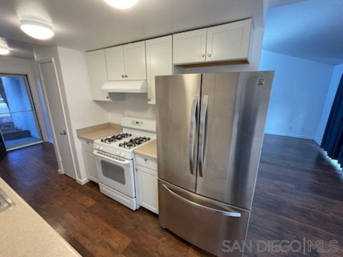 Detail Gallery Image 5 of 20 For 935 W 8th St, Santa Rosa,  CA 95401 - 4 Beds | 2 Baths