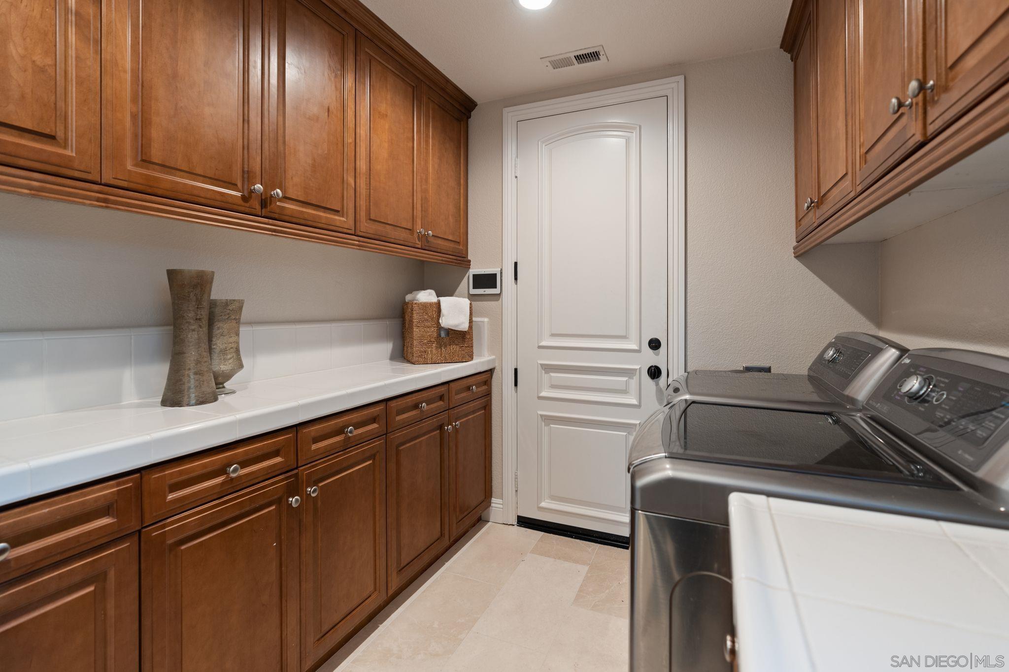 Detail Gallery Image 38 of 62 For 15583  Rising River Pl. S, San Diego,  CA 92127 - 5 Beds | 4/1 Baths