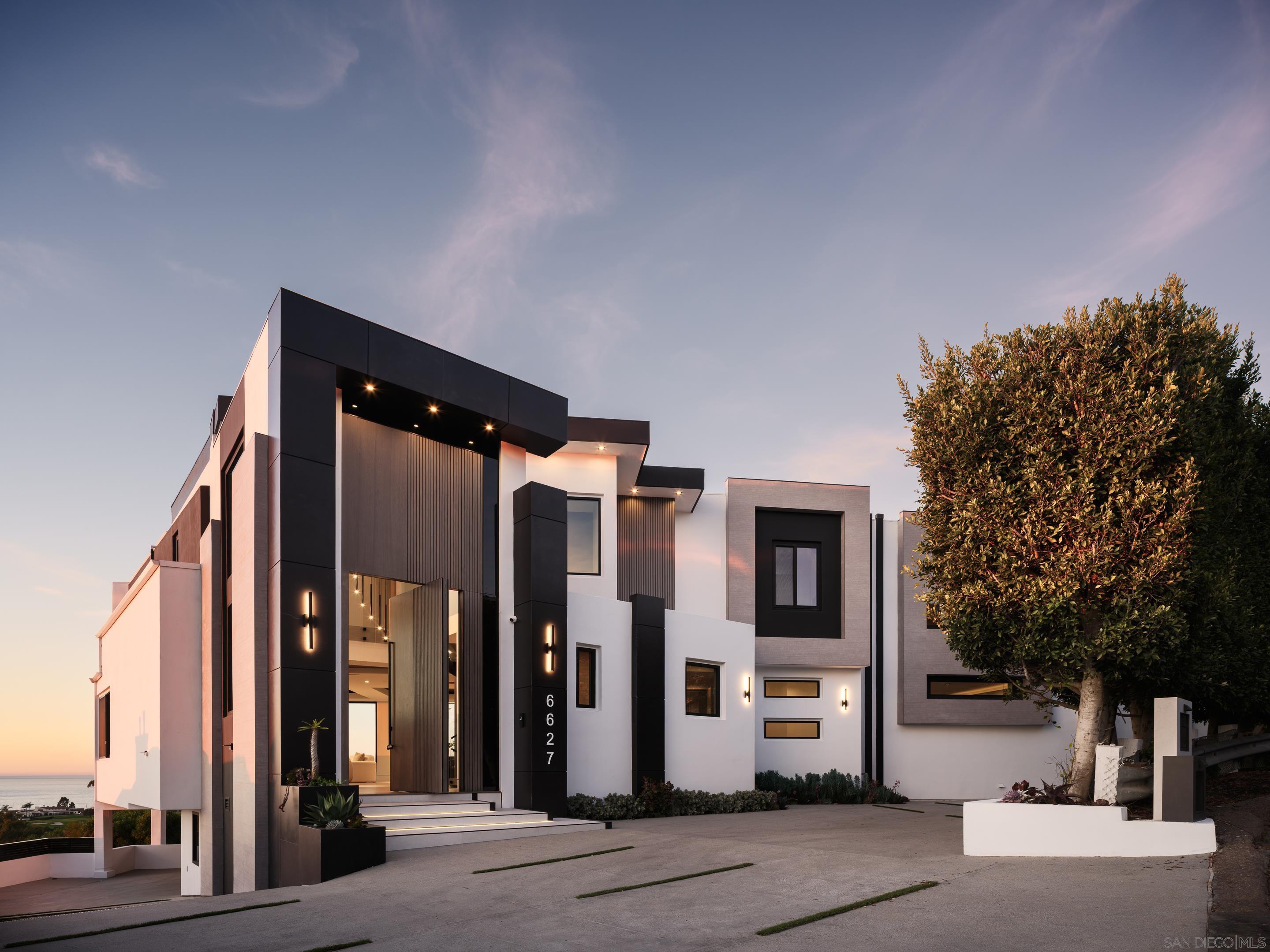 Detail Gallery Image 3 of 45 For 6627  Muirlands Dr, La Jolla,  CA 92037 - 7 Beds | 7/1 Baths