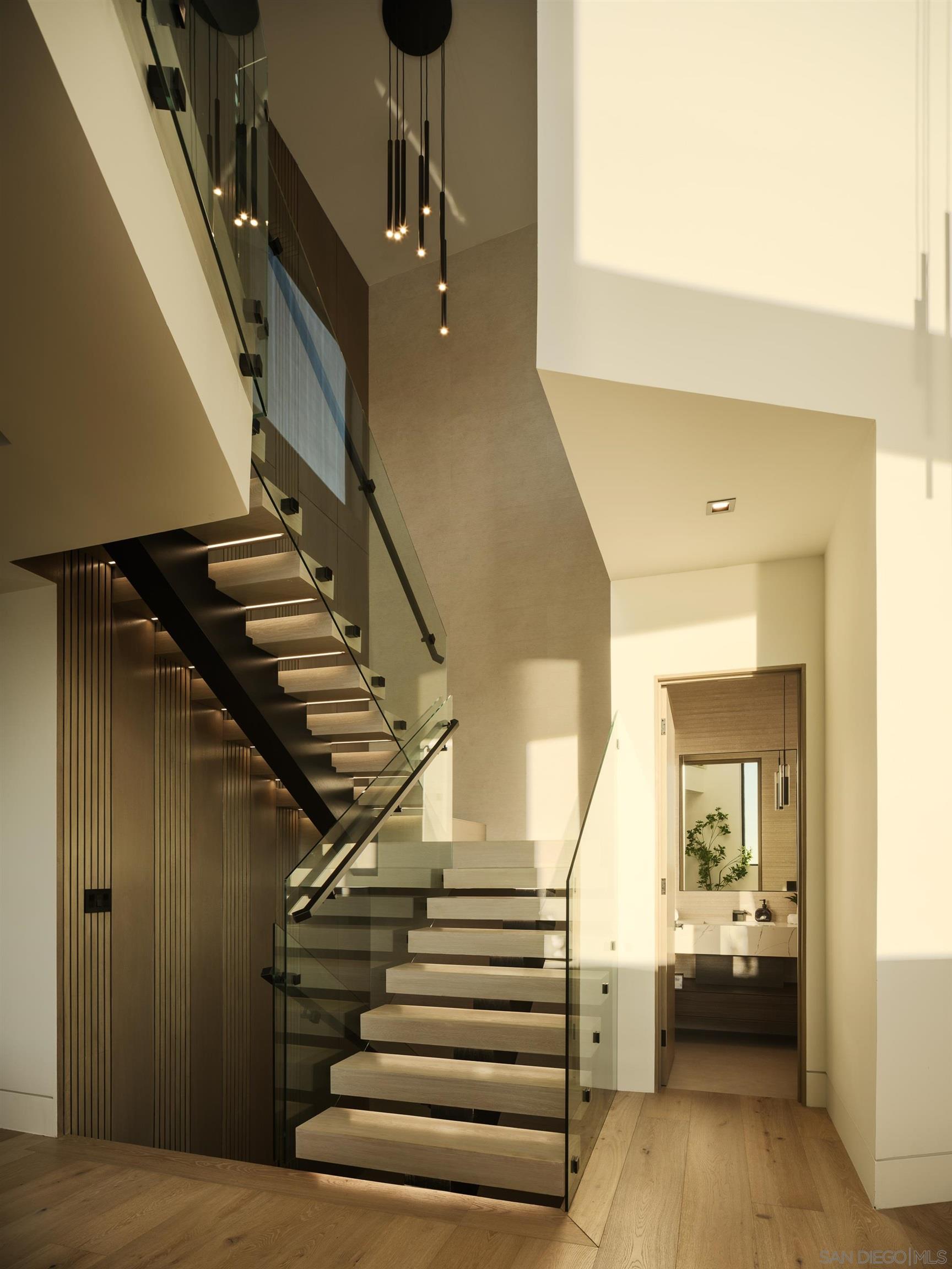 Detail Gallery Image 6 of 45 For 6627  Muirlands Dr, La Jolla,  CA 92037 - 7 Beds | 7/1 Baths