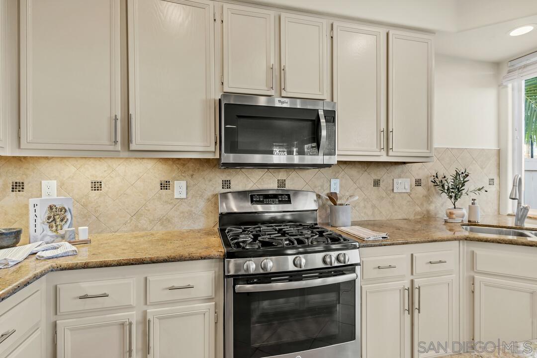 Detail Gallery Image 20 of 72 For 18910  Caminito Cantilena  #10,  San Diego,  CA 92128 - 3 Beds | 2/1 Baths