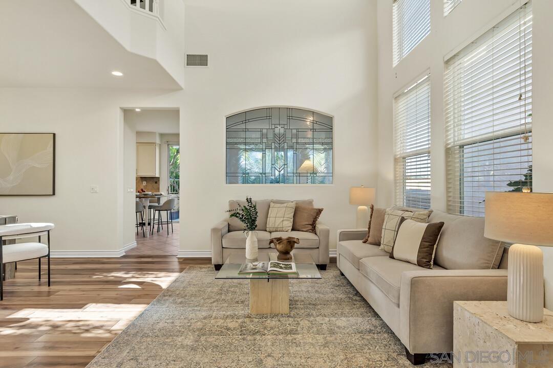 Detail Gallery Image 3 of 72 For 18910  Caminito Cantilena  #10,  San Diego,  CA 92128 - 3 Beds | 2/1 Baths