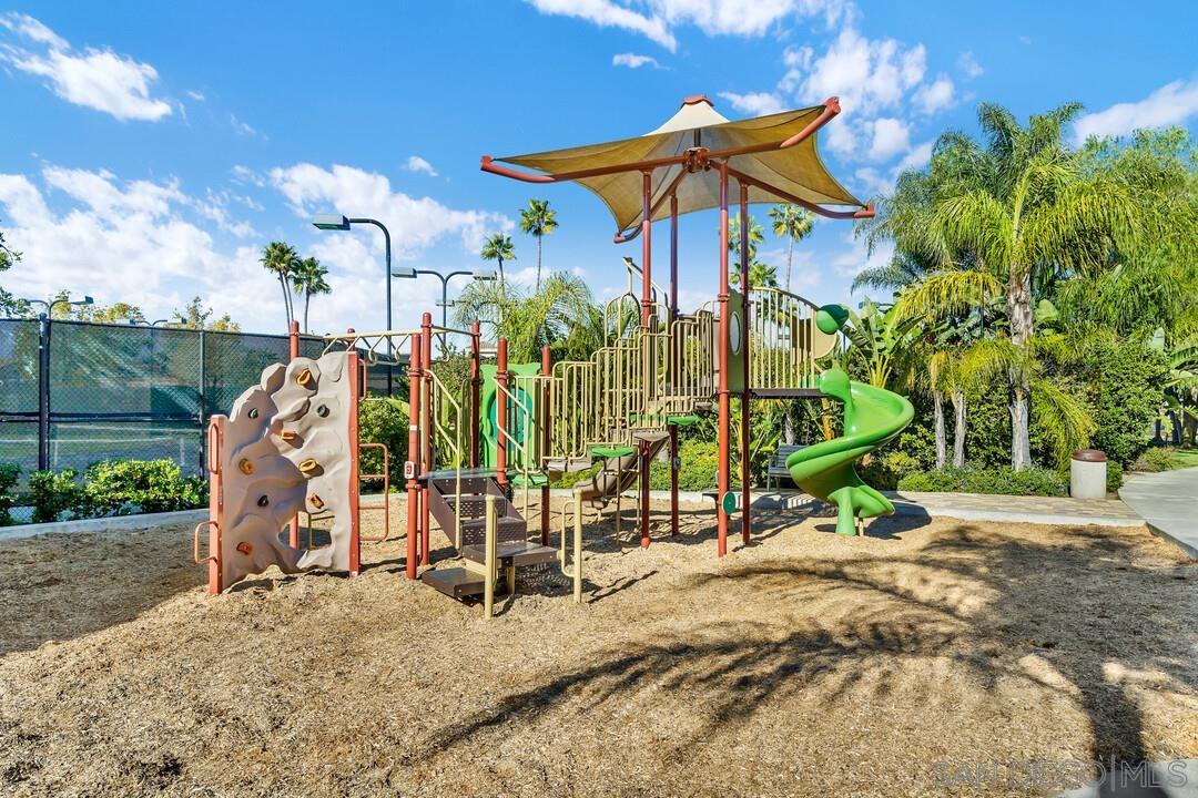 Detail Gallery Image 69 of 72 For 18910  Caminito Cantilena  #10,  San Diego,  CA 92128 - 3 Beds | 2/1 Baths