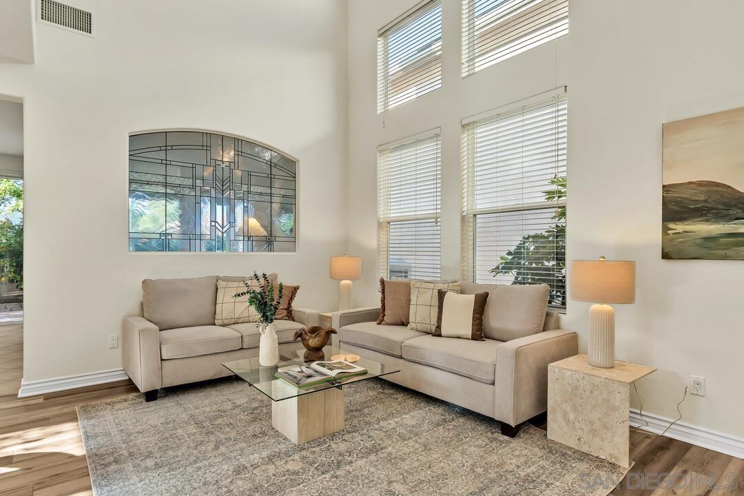 Detail Gallery Image 10 of 72 For 18910  Caminito Cantilena  #10,  San Diego,  CA 92128 - 3 Beds | 2/1 Baths