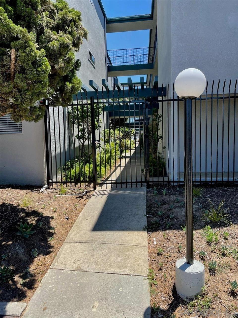 Detail Gallery Image 8 of 15 For 4875   Cole St  #69,  San Diego,  CA 92117 - 3 Beds | 1/1 Baths