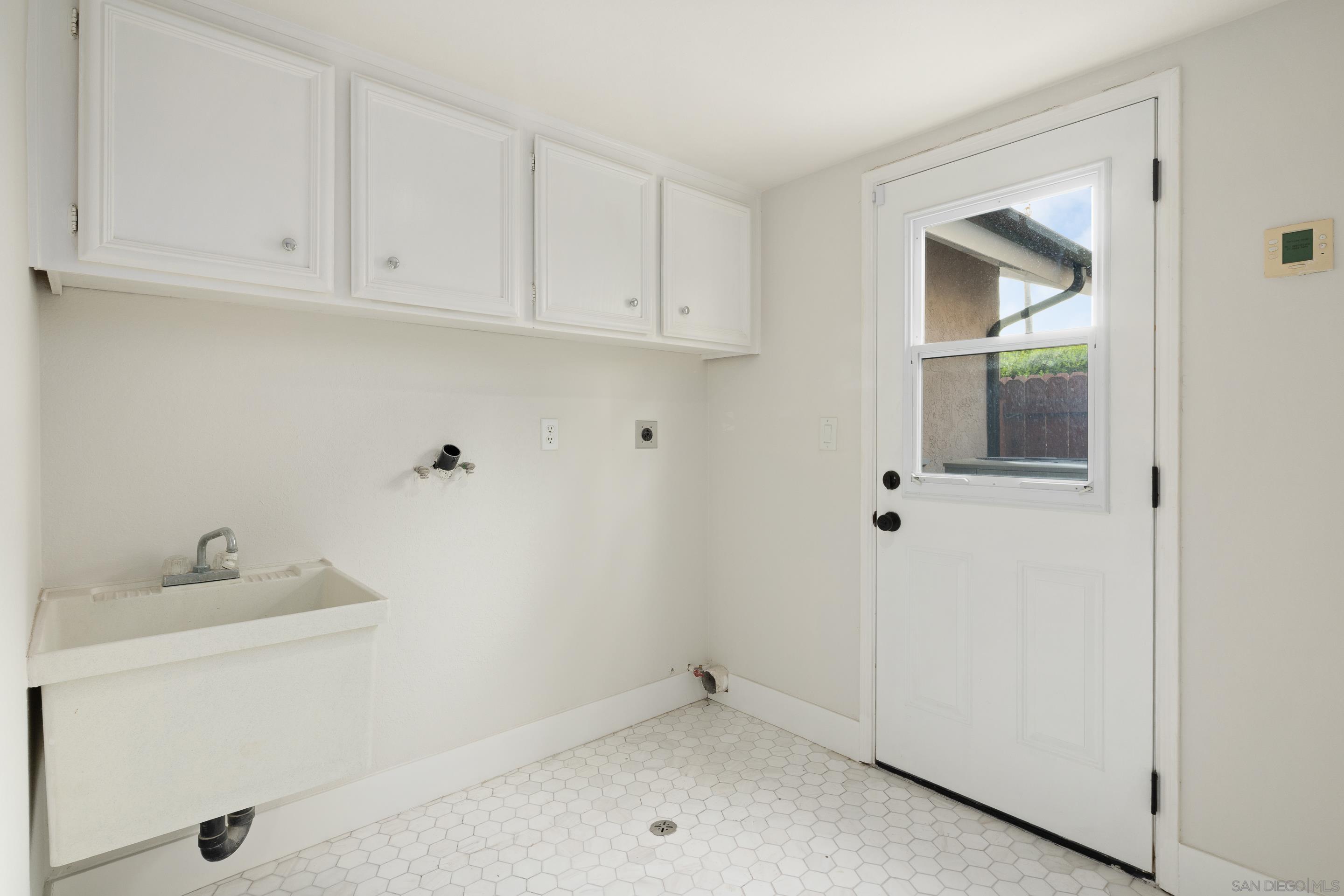 Detail Gallery Image 22 of 26 For 3442  Celinda Drive, Carlsbad,  CA 92008 - 4 Beds | 2/1 Baths