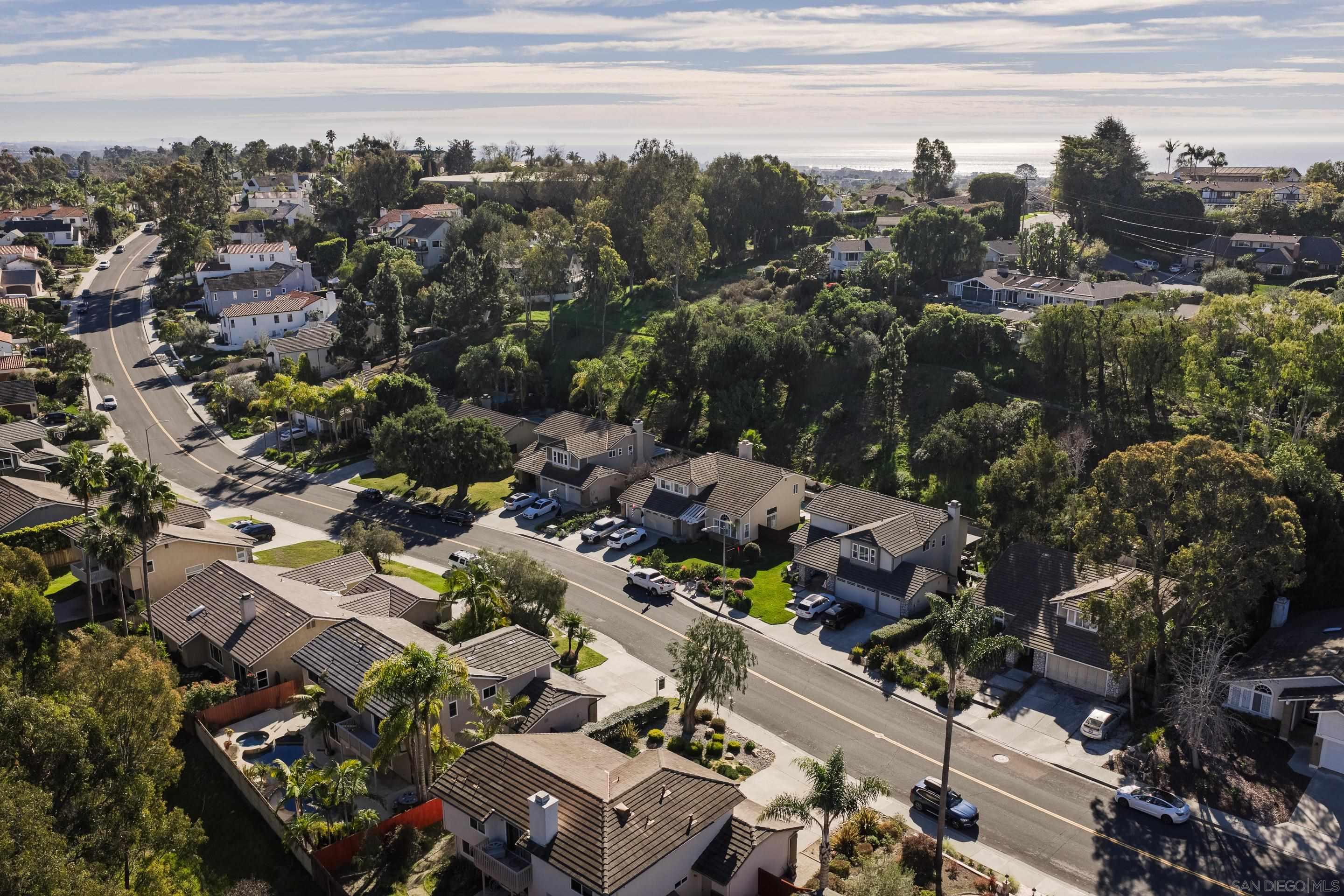 Detail Gallery Image 24 of 26 For 3442  Celinda Drive, Carlsbad,  CA 92008 - 4 Beds | 2/1 Baths