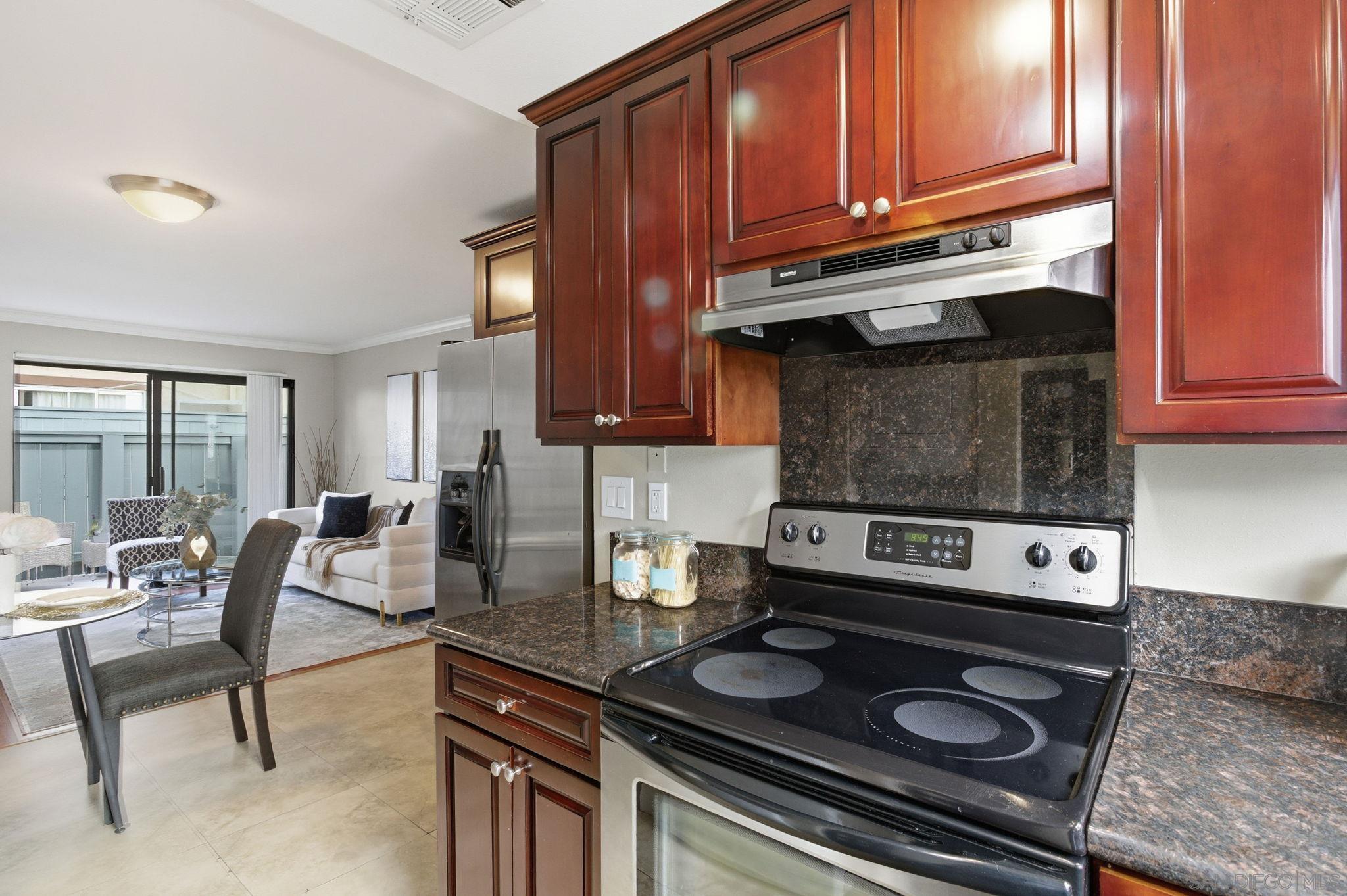 Detail Gallery Image 10 of 30 For 4783  Hawley Blvd  #4,  San Diego,  CA 92116 - 2 Beds | 2 Baths