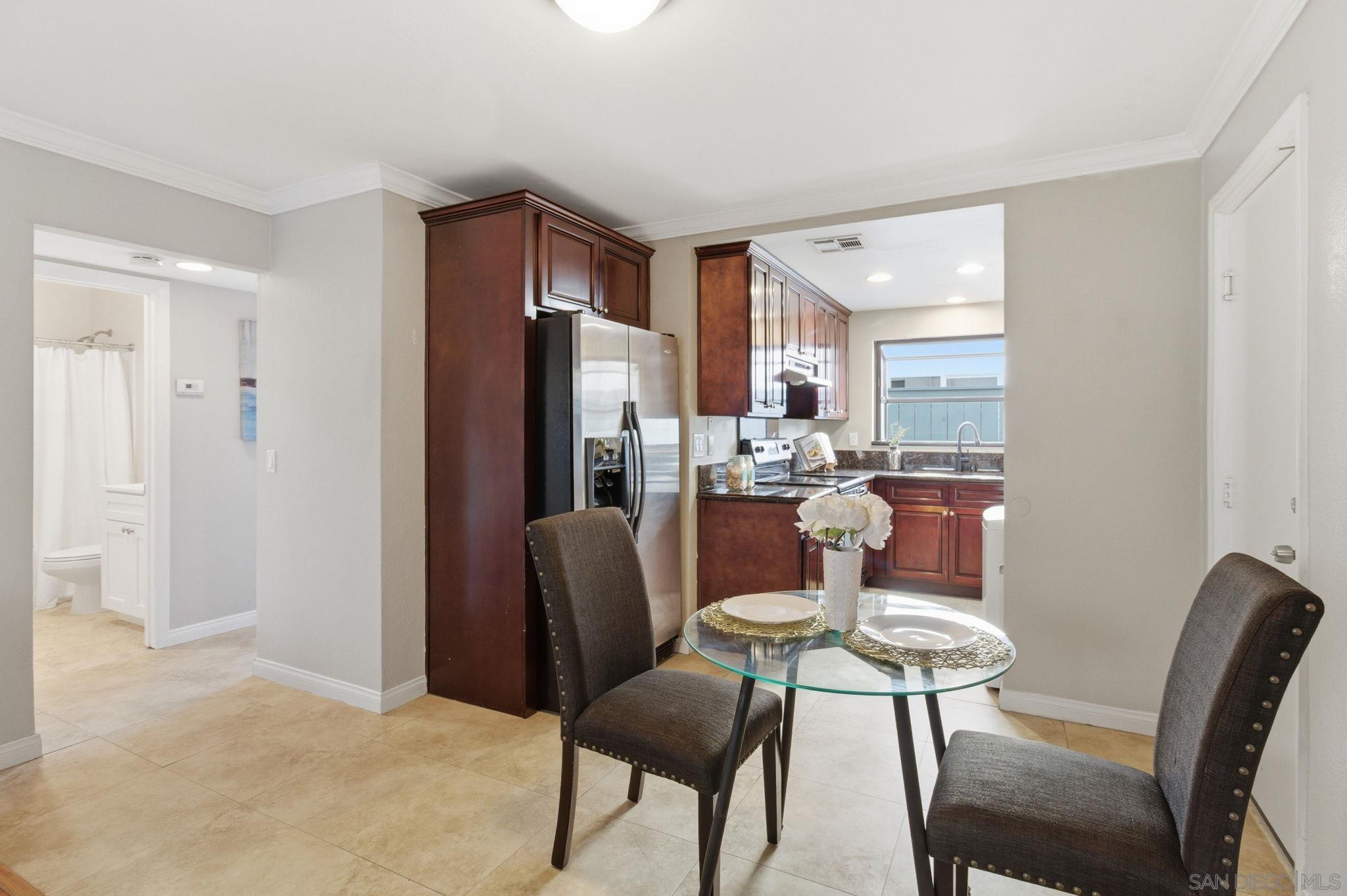 Detail Gallery Image 6 of 30 For 4783  Hawley Blvd  #4,  San Diego,  CA 92116 - 2 Beds | 2 Baths