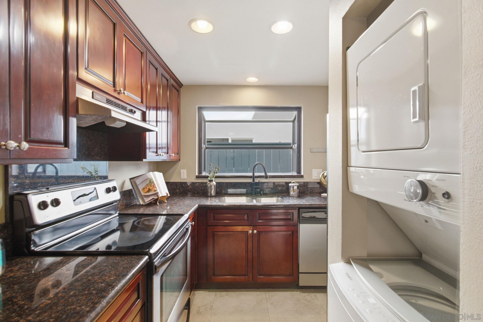 Detail Gallery Image 8 of 30 For 4783  Hawley Blvd  #4,  San Diego,  CA 92116 - 2 Beds | 2 Baths