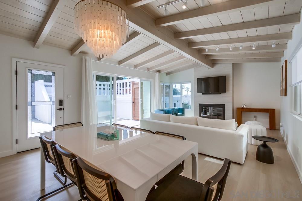 Detail Gallery Image 7 of 37 For 8457  Paseo Del Ocaso, La Jolla,  CA 92037 - 4 Beds | 3 Baths