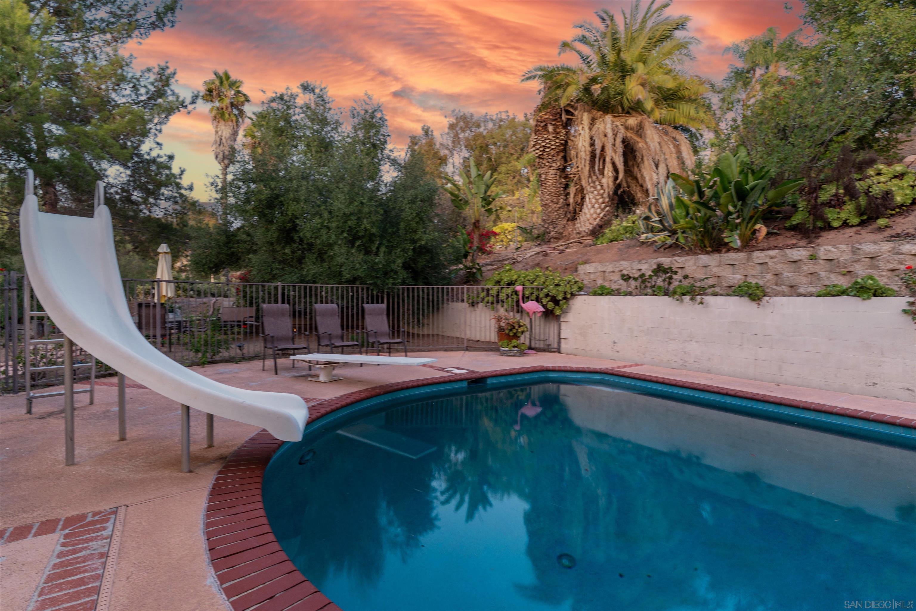 Detail Gallery Image 10 of 51 For 1696  Gil Way, Vista,  CA 92084 - 6 Beds | 6/1 Baths