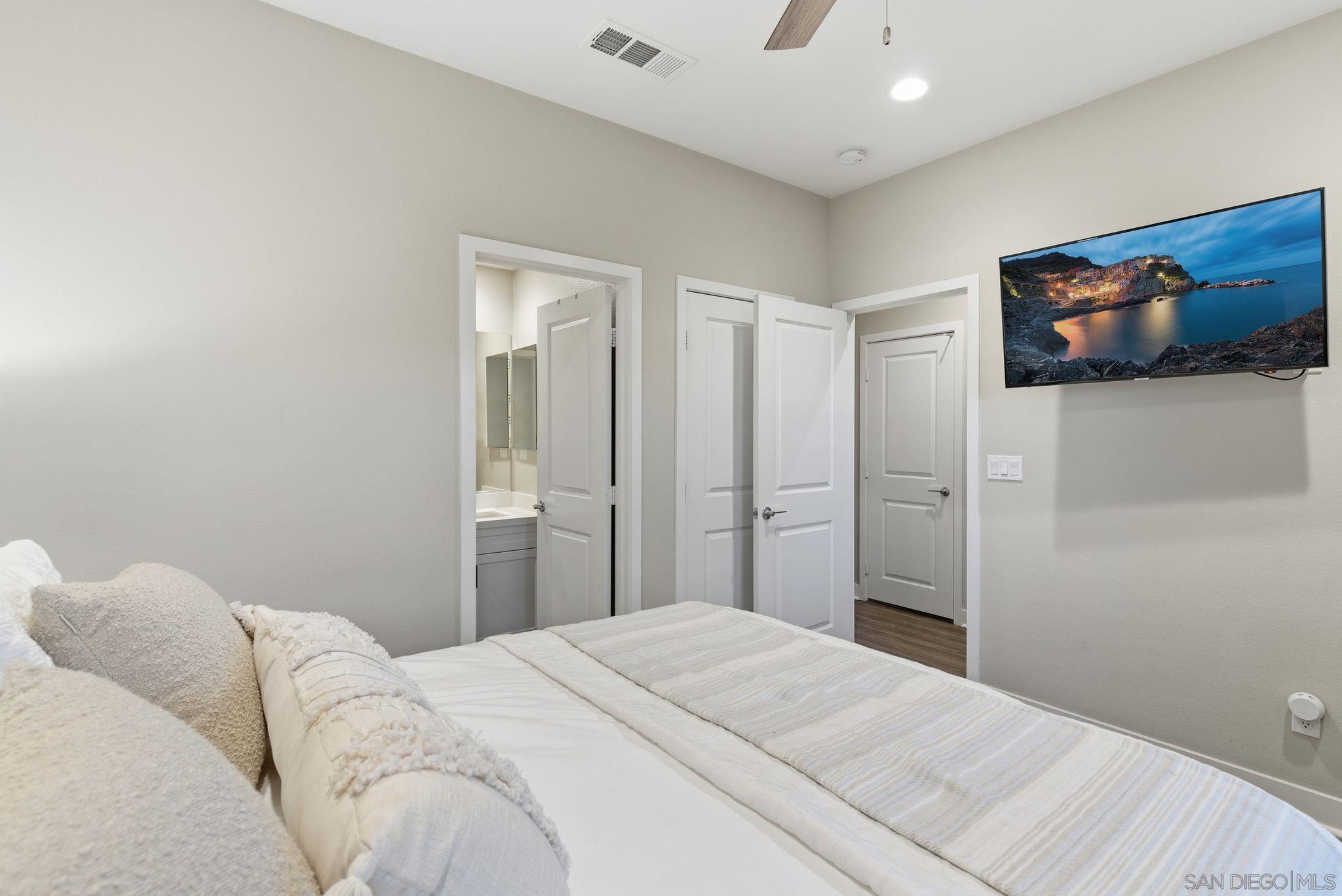 Detail Gallery Image 21 of 42 For 4382  Pacifica Way  #4,  Oceanside,  CA 92056 - 3 Beds | 3/1 Baths