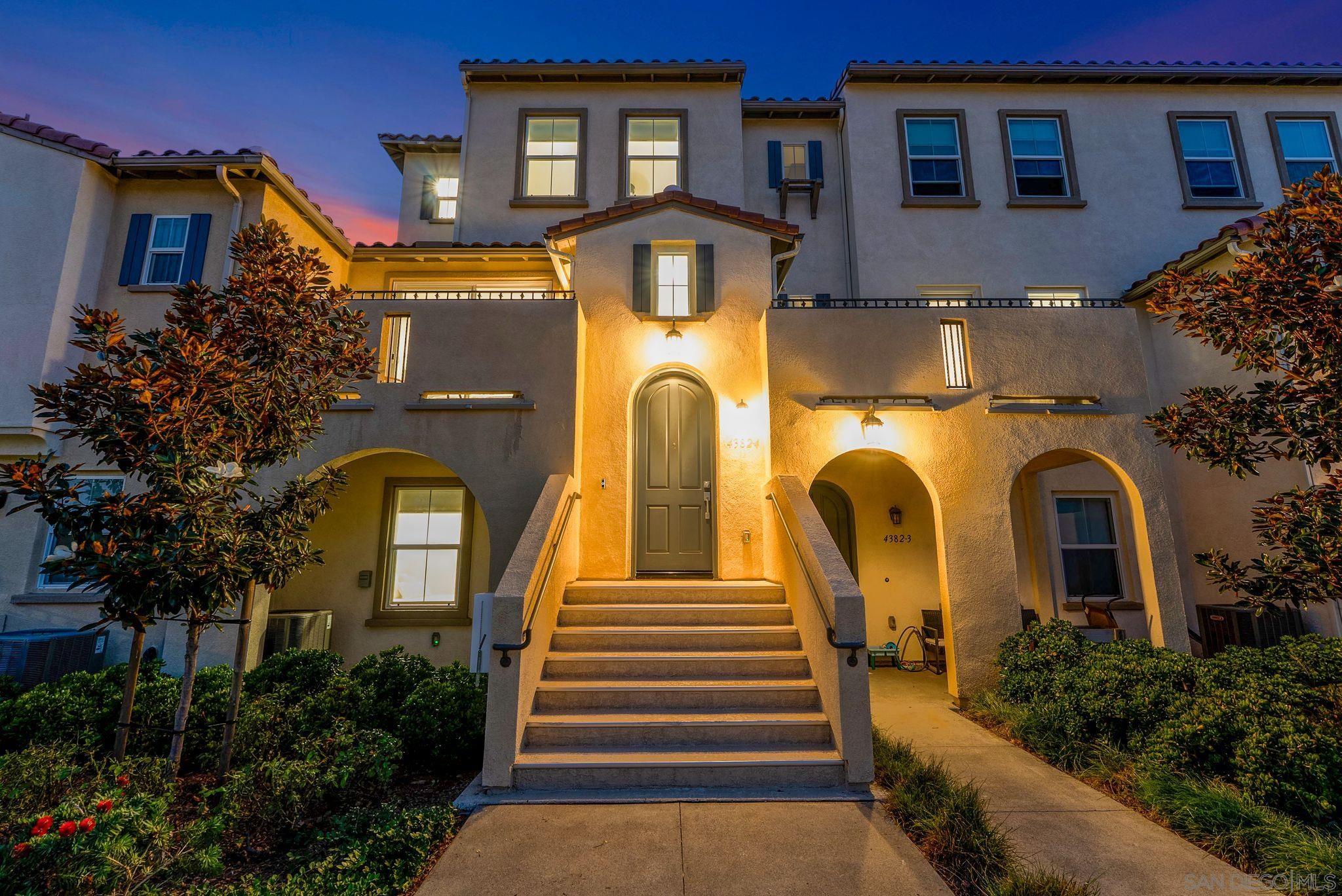 Detail Gallery Image 29 of 42 For 4382  Pacifica Way  #4,  Oceanside,  CA 92056 - 3 Beds | 3/1 Baths