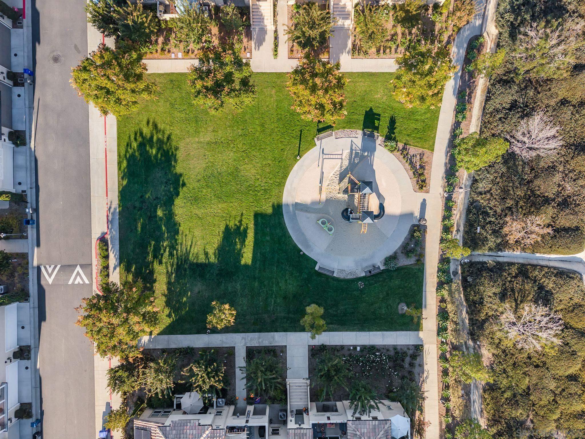 Detail Gallery Image 35 of 42 For 4382  Pacifica Way  #4,  Oceanside,  CA 92056 - 3 Beds | 3/1 Baths
