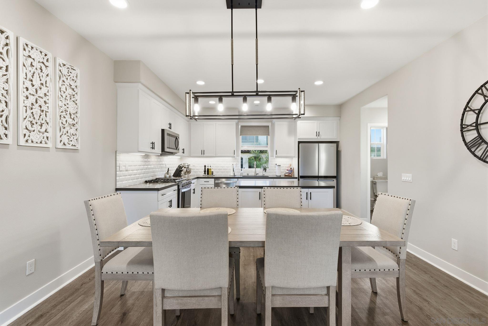 Detail Gallery Image 6 of 42 For 4382  Pacifica Way  #4,  Oceanside,  CA 92056 - 3 Beds | 3/1 Baths