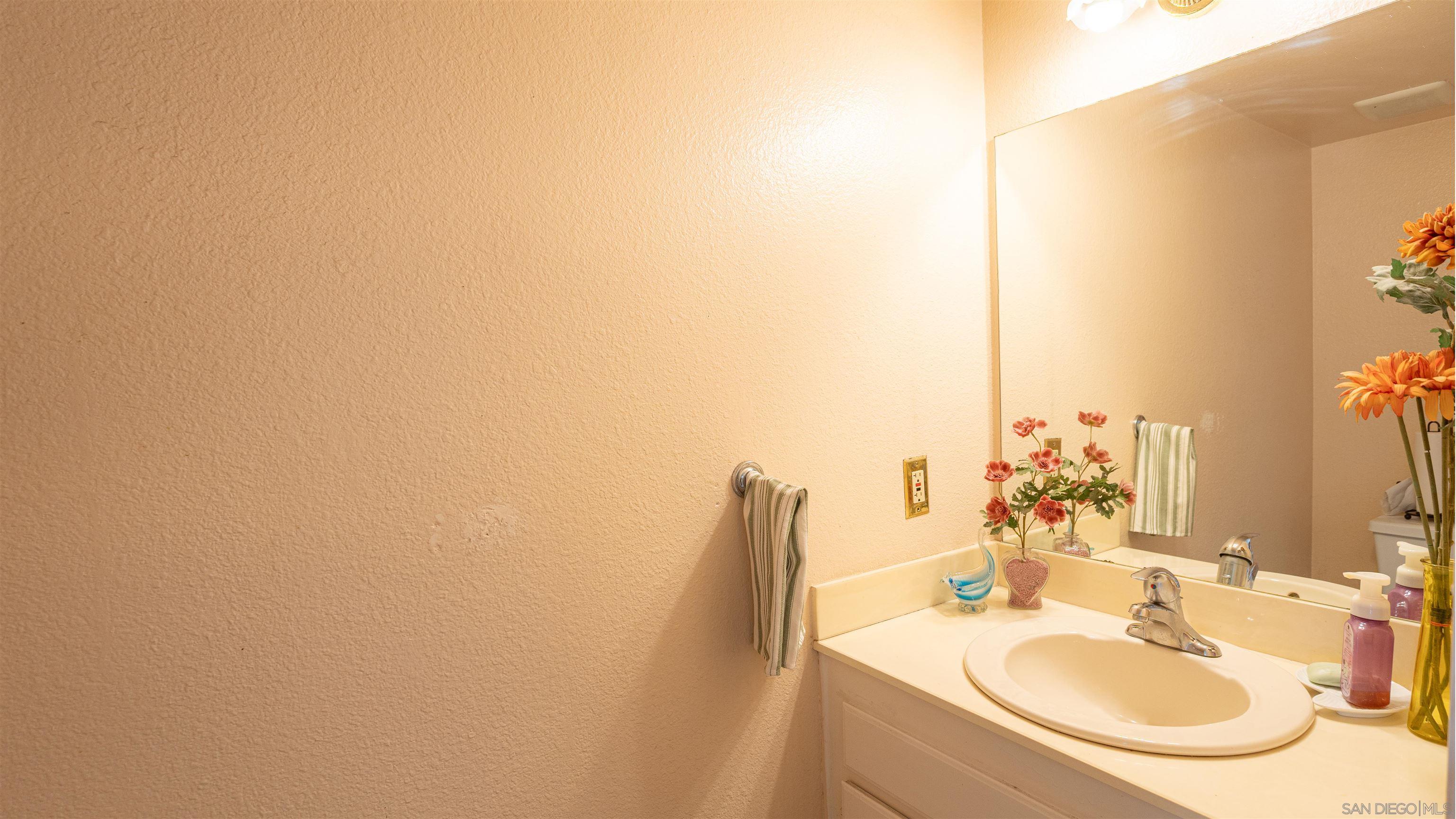 Detail Gallery Image 12 of 33 For 7483  Tooma St  #B,  San Diego,  CA 92139 - 3 Beds | 2/1 Baths