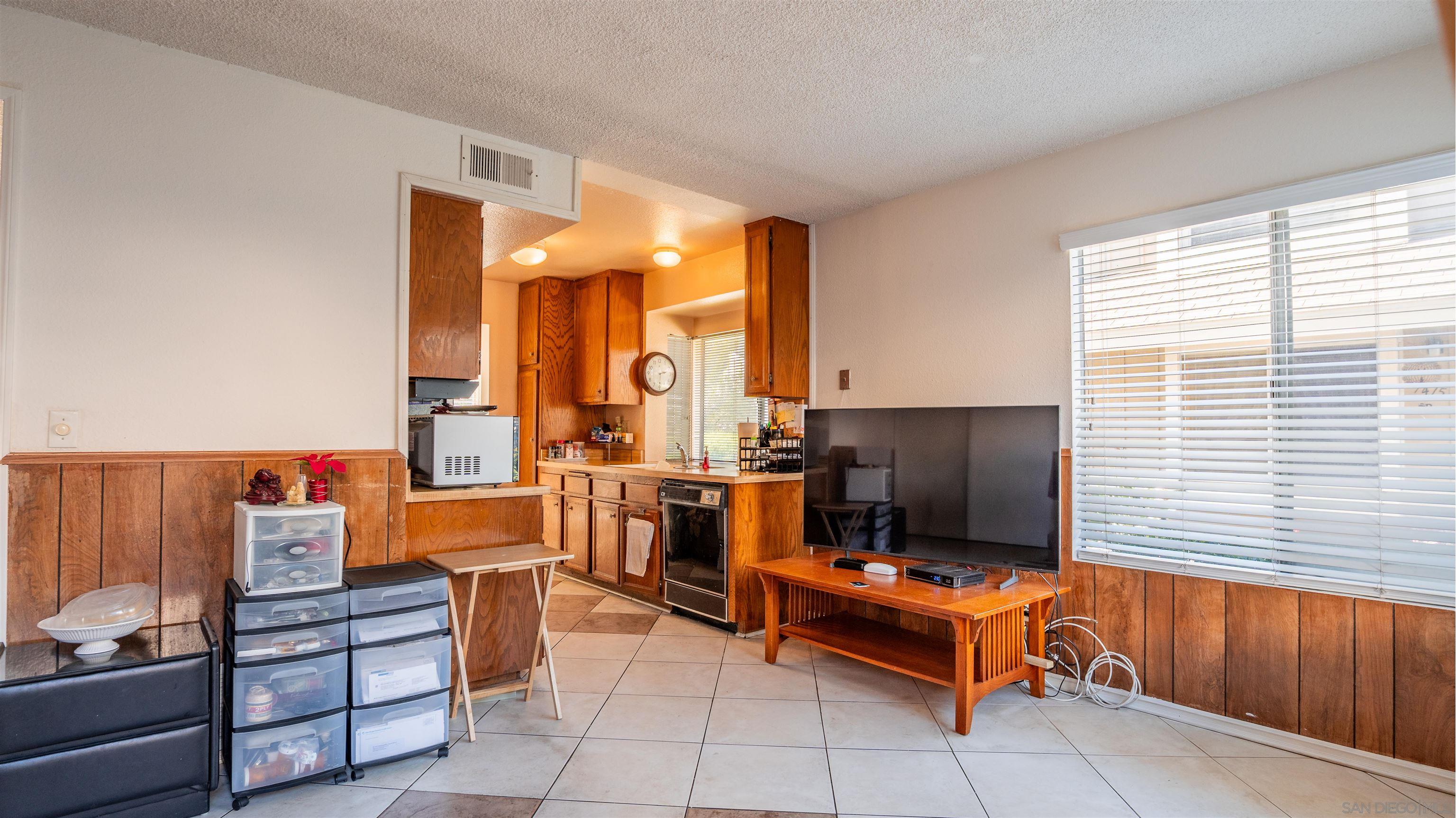 Detail Gallery Image 23 of 33 For 7483  Tooma St  #B,  San Diego,  CA 92139 - 3 Beds | 2/1 Baths