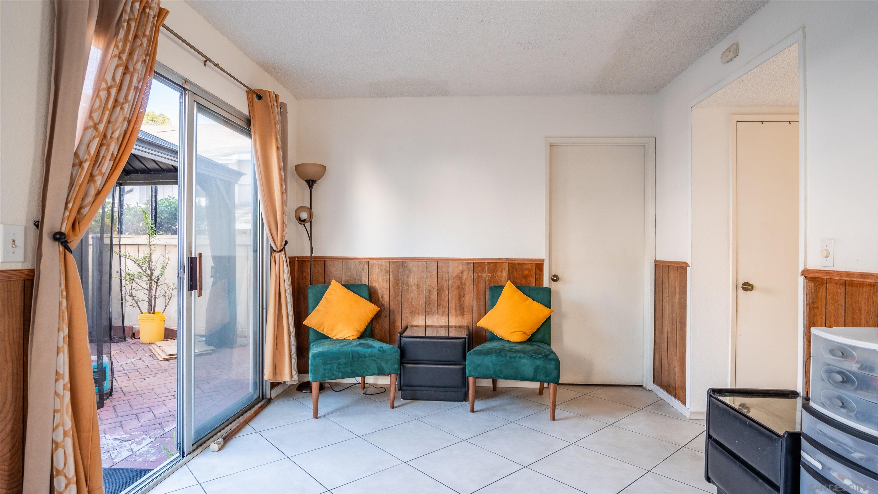 Detail Gallery Image 6 of 33 For 7483  Tooma St  #B,  San Diego,  CA 92139 - 3 Beds | 2/1 Baths