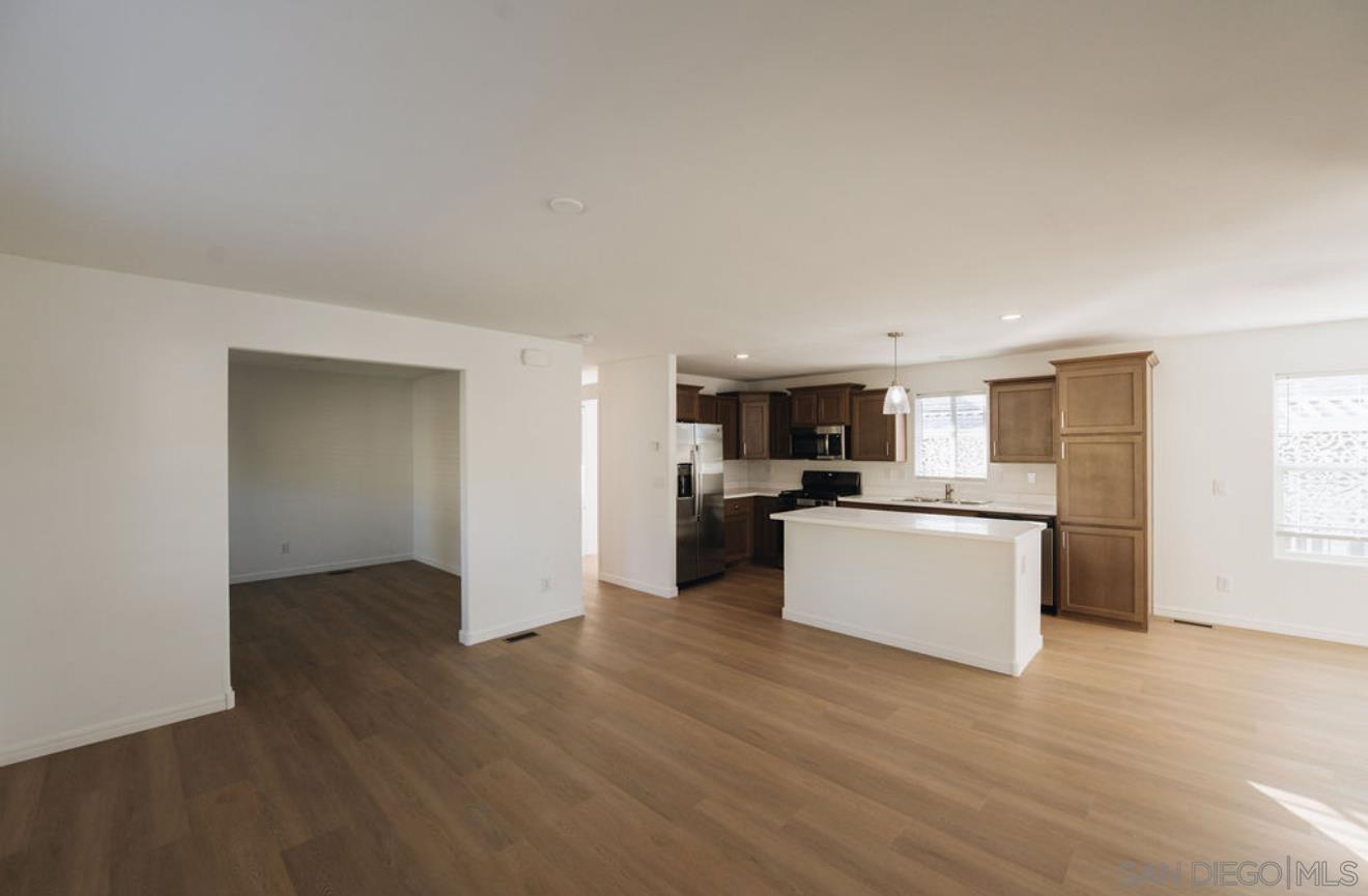 Detail Gallery Image 7 of 9 For 1120  Pepper Dr  73, El Cajon,  CA 92021 - 2 Beds | 2 Baths