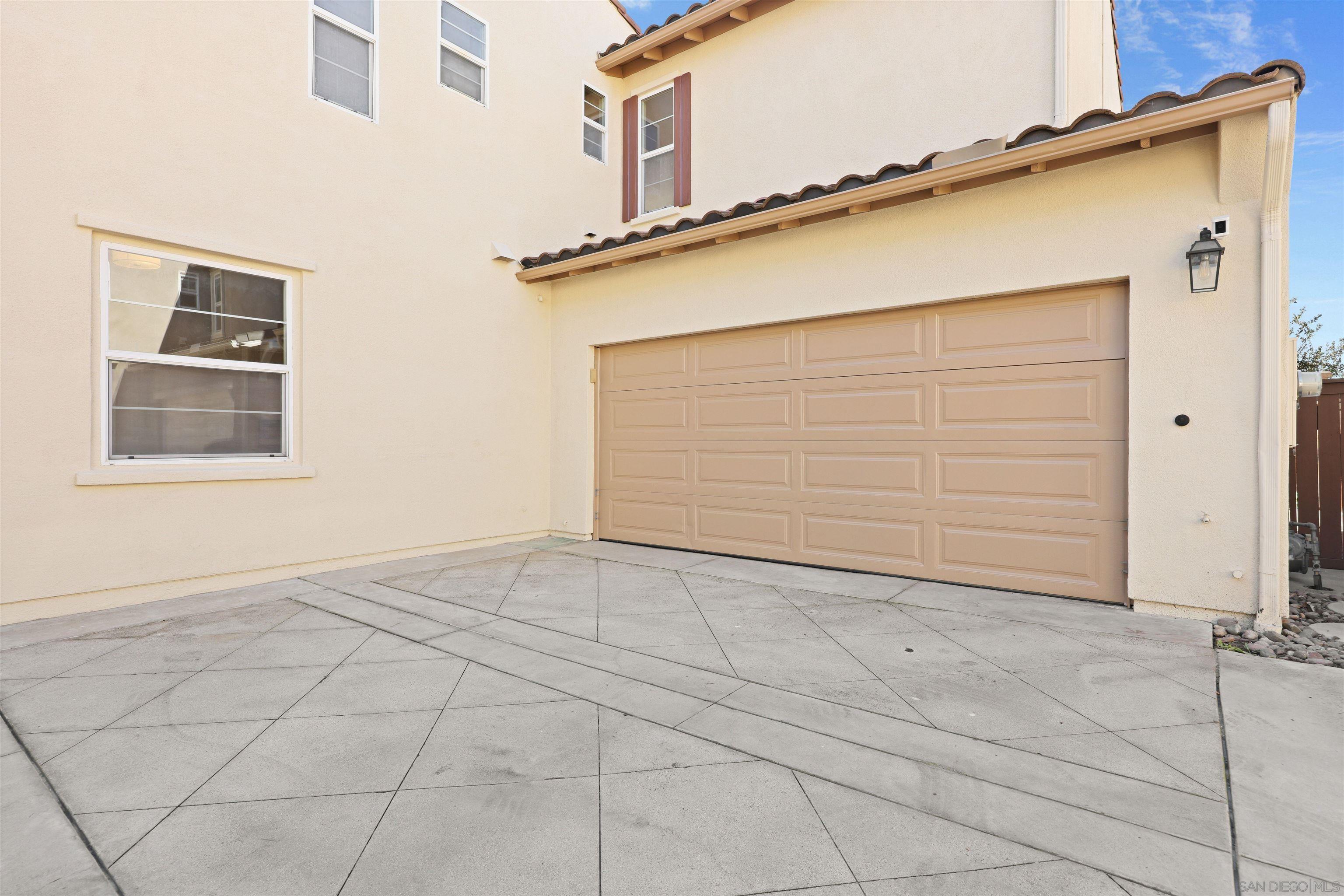 Detail Gallery Image 2 of 42 For 2132  Copper Leaf Ct, Chula Vista,  CA 91915 - 4 Beds | 3 Baths