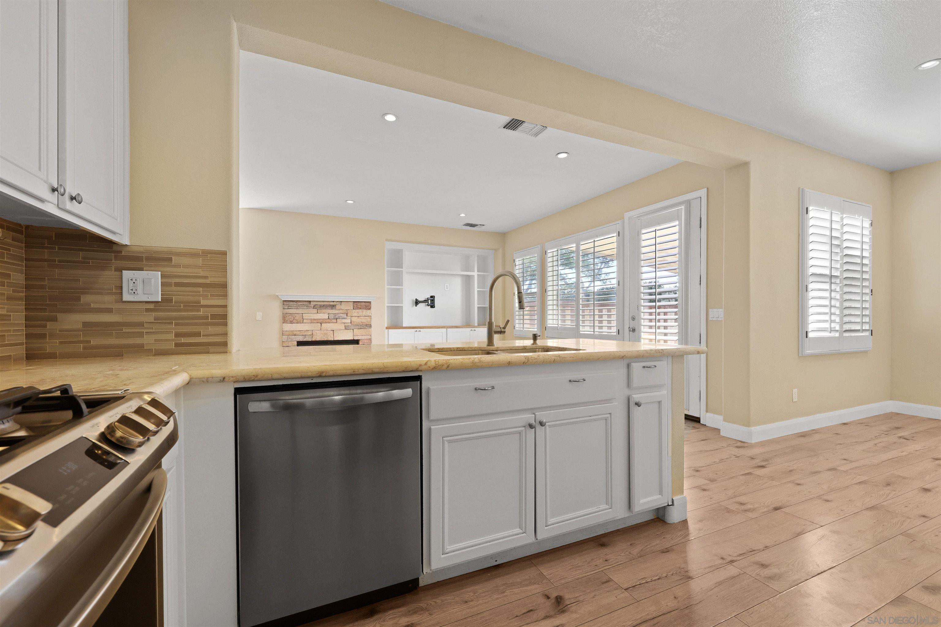 Detail Gallery Image 10 of 42 For 2132  Copper Leaf Ct, Chula Vista,  CA 91915 - 4 Beds | 3 Baths