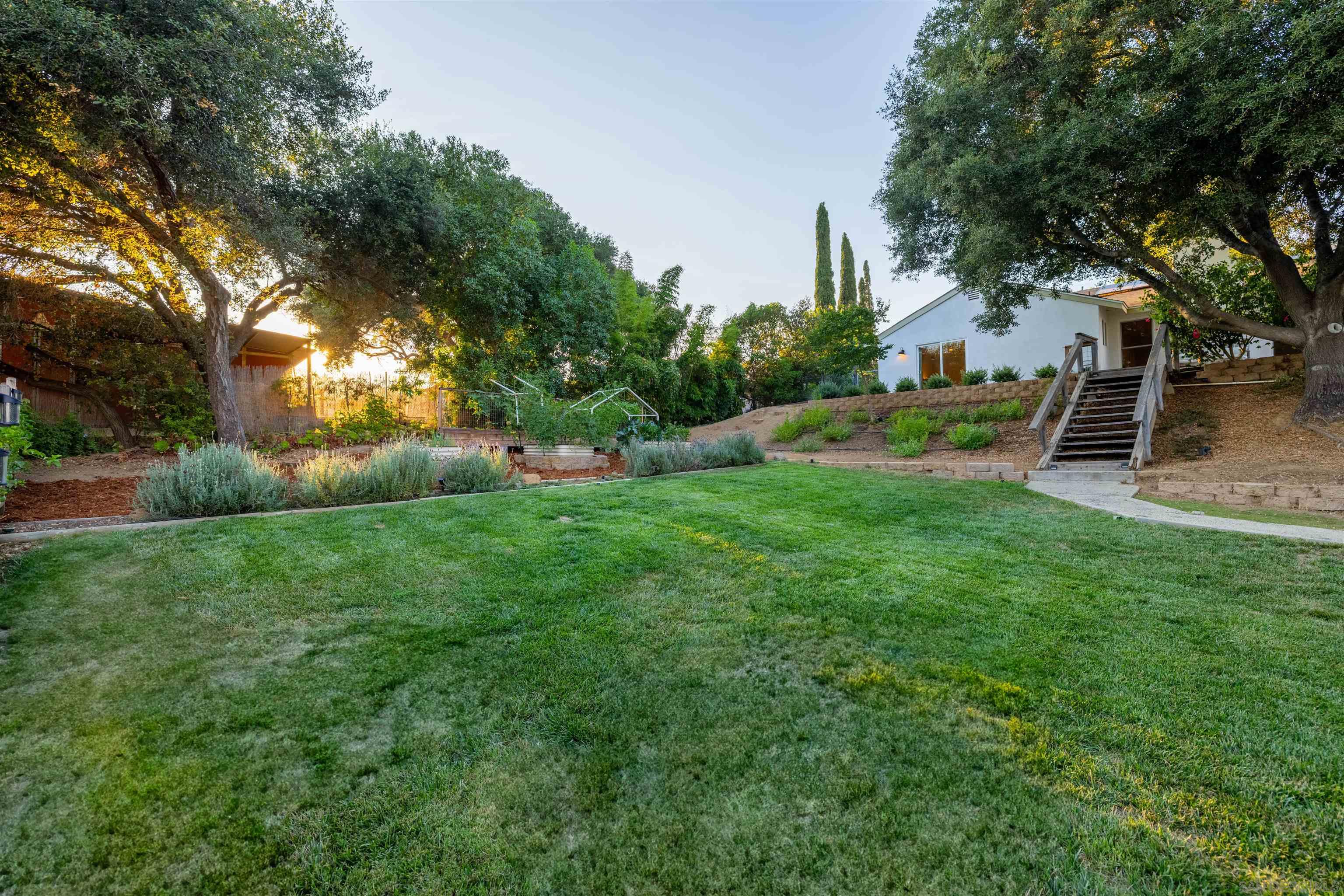 Detail Gallery Image 16 of 28 For 1454  Romance Road, Escondido,  CA 92029 - 3 Beds | 2 Baths