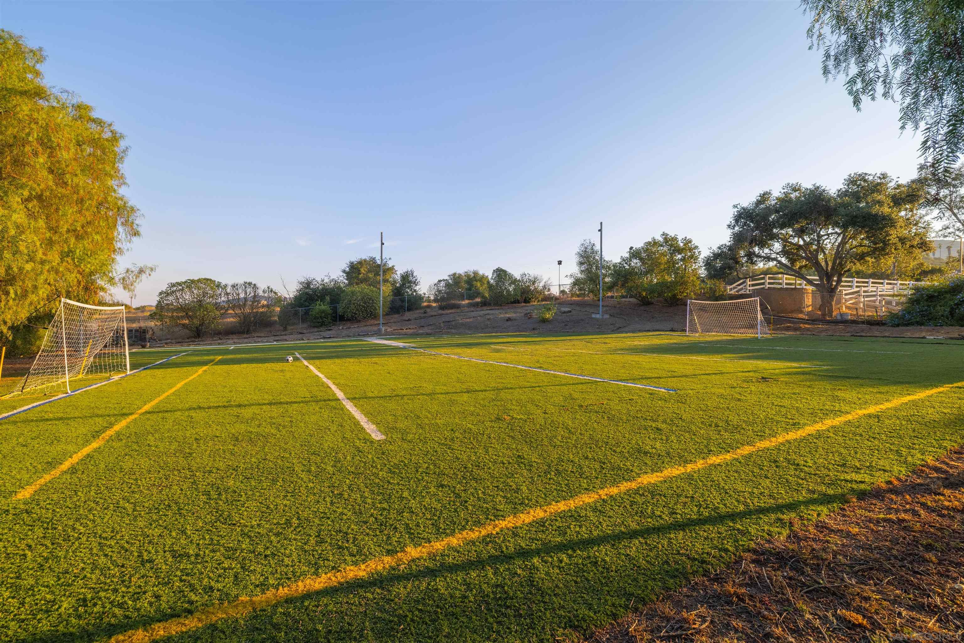 Detail Gallery Image 19 of 28 For 1454  Romance Road, Escondido,  CA 92029 - 3 Beds | 2 Baths