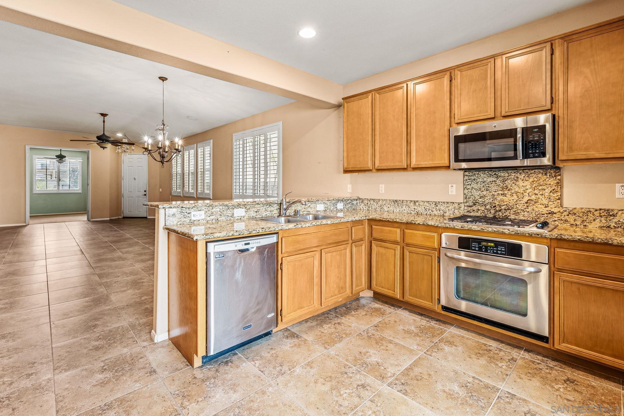 Detail Gallery Image 5 of 26 For 26684  Rim Creek Path, Menifee,  CA 92584 - 3 Beds | 2 Baths