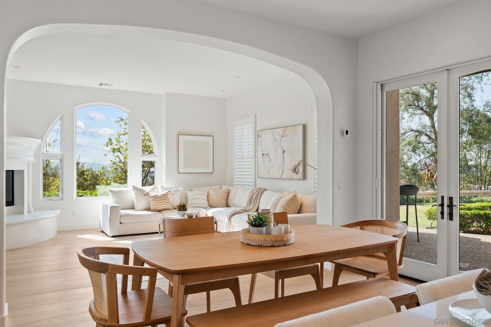 Detail Gallery Image 11 of 33 For 17026  San Antonio Rose Ct, San Diego,  CA 92127 - 4 Beds | 4/1 Baths