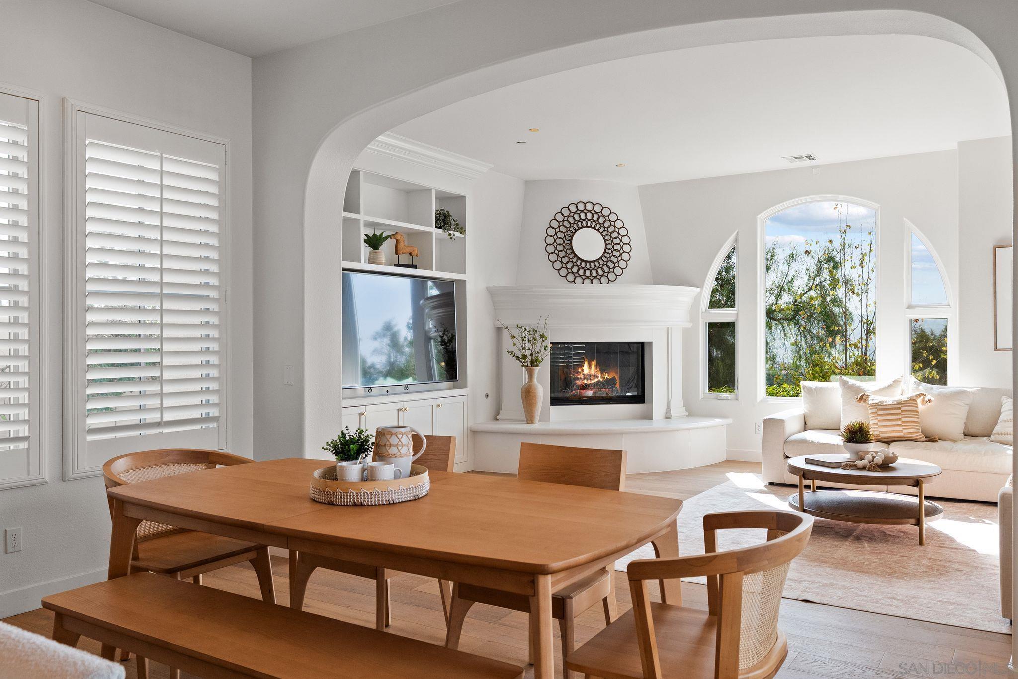 Detail Gallery Image 12 of 33 For 17026  San Antonio Rose Ct, San Diego,  CA 92127 - 4 Beds | 4/1 Baths