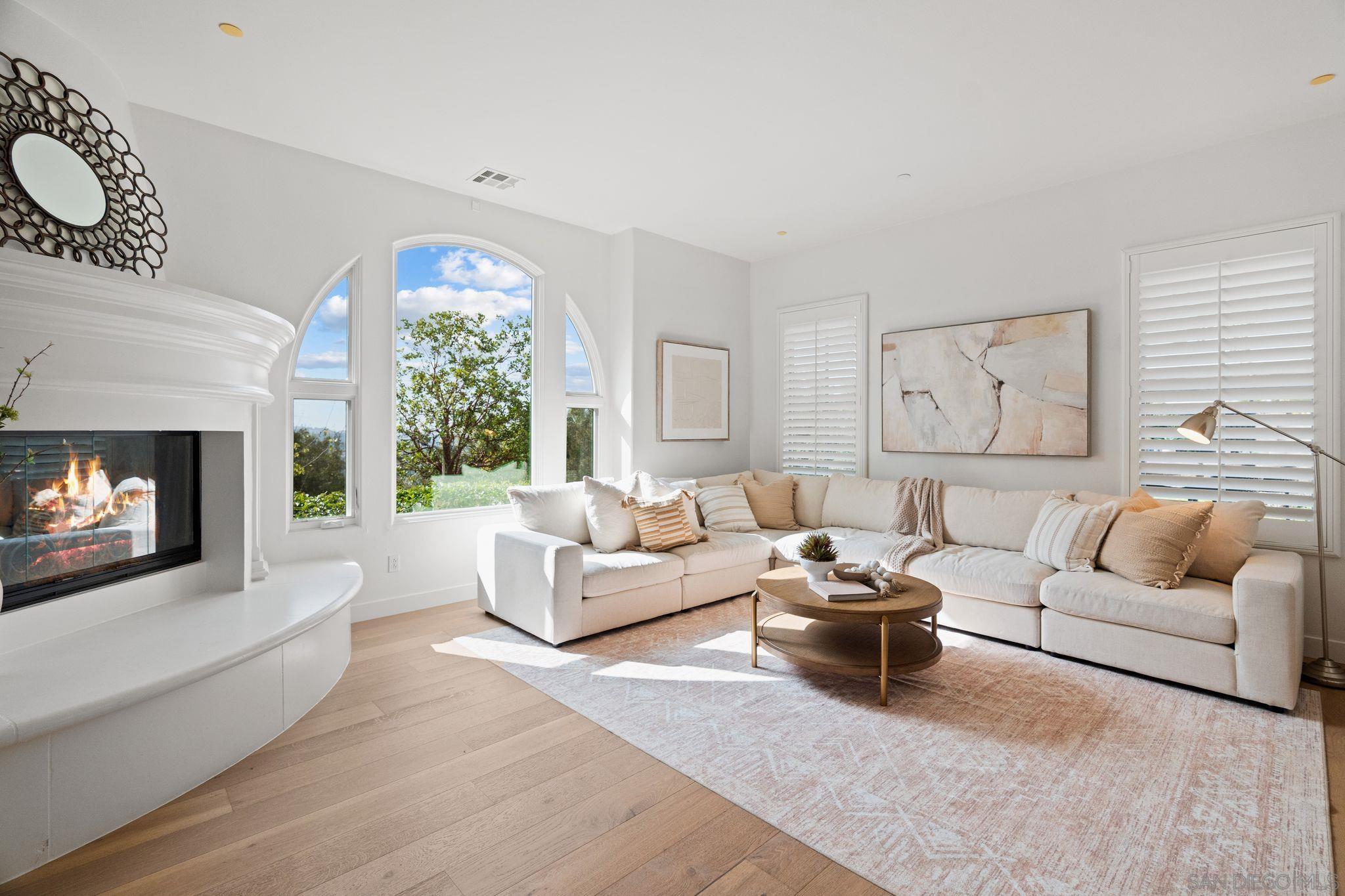 Detail Gallery Image 14 of 33 For 17026  San Antonio Rose Ct, San Diego,  CA 92127 - 4 Beds | 4/1 Baths