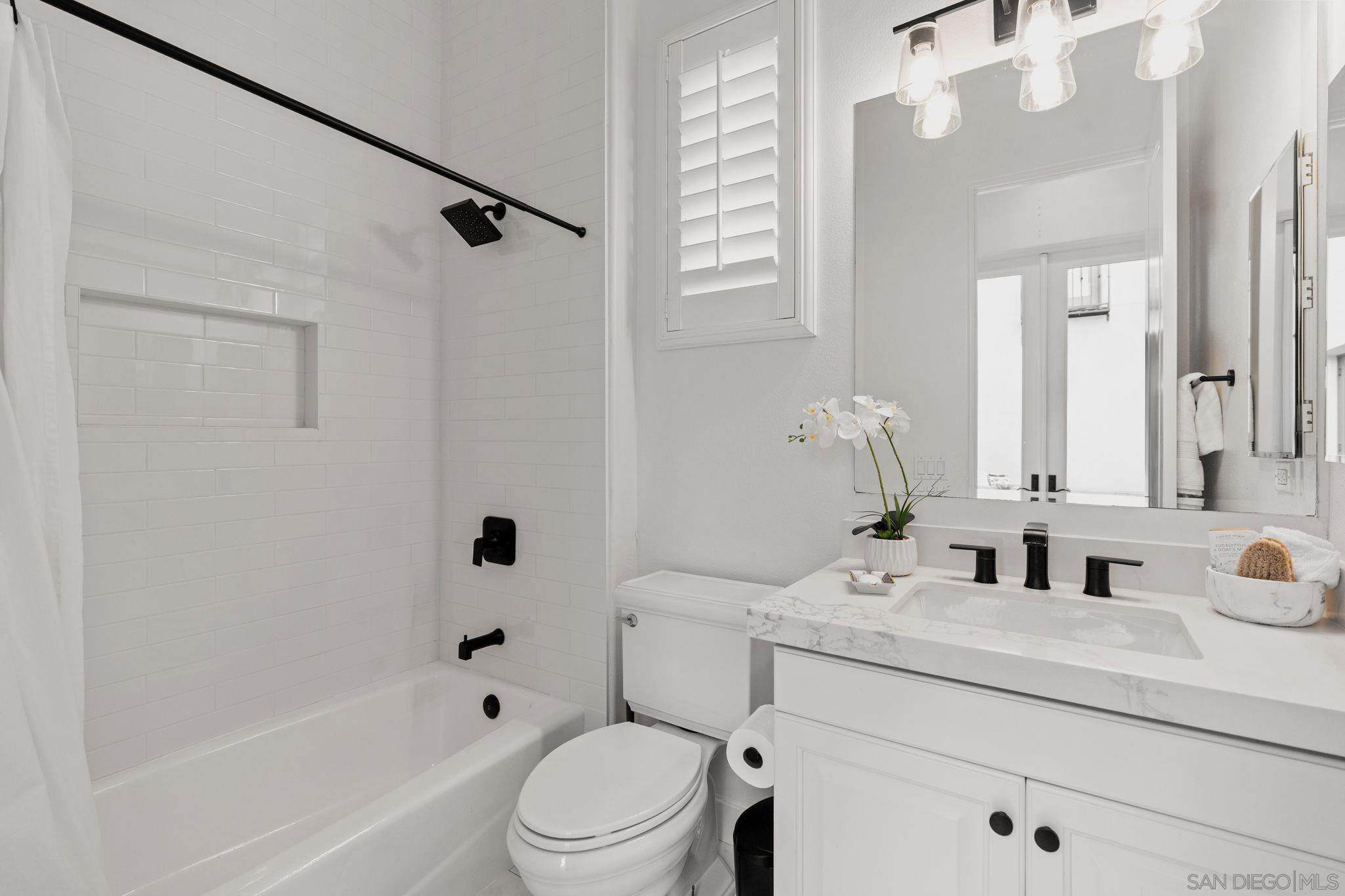 Detail Gallery Image 21 of 33 For 17026  San Antonio Rose Ct, San Diego,  CA 92127 - 4 Beds | 4/1 Baths