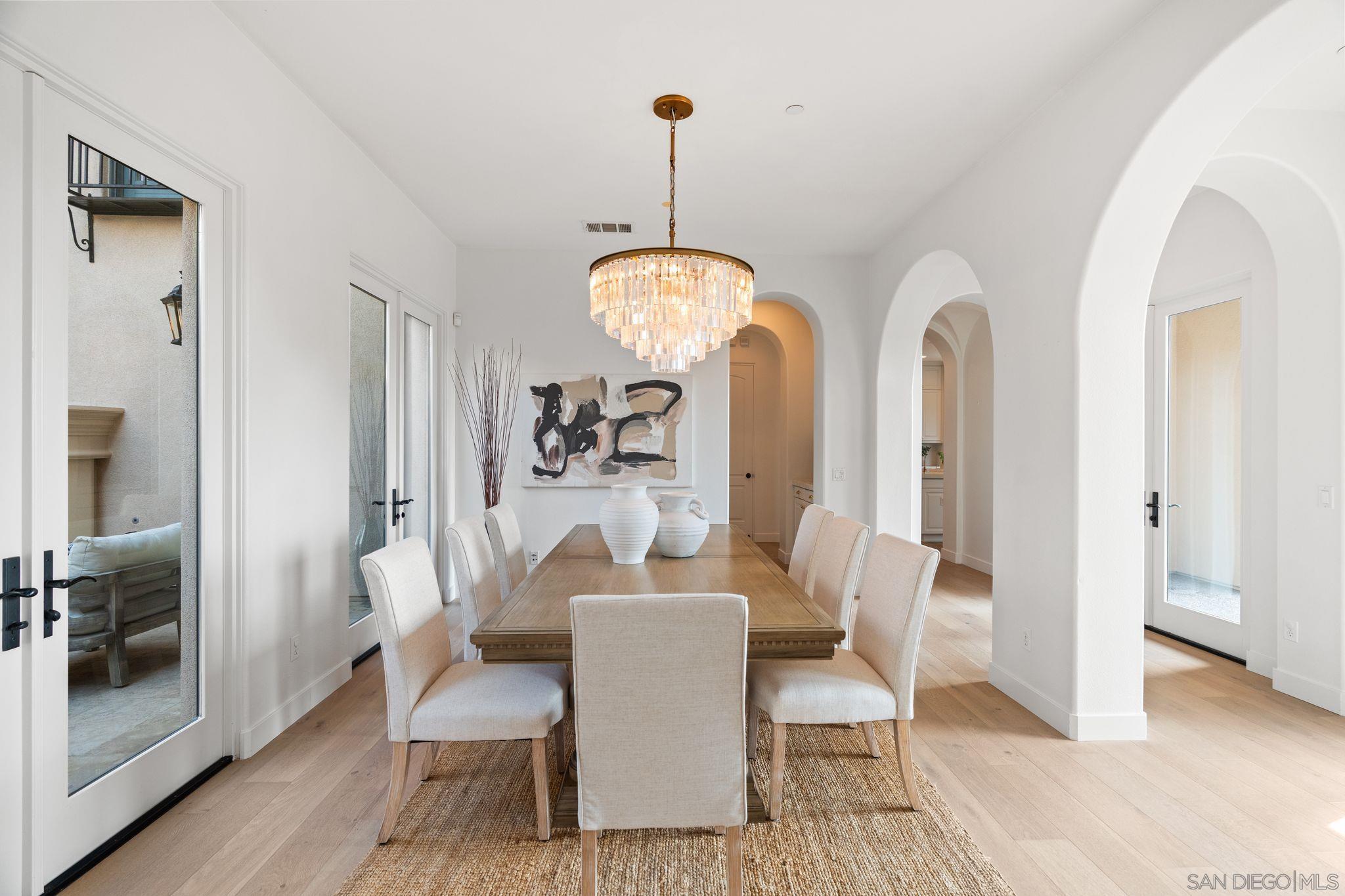 Detail Gallery Image 5 of 33 For 17026  San Antonio Rose Ct, San Diego,  CA 92127 - 4 Beds | 4/1 Baths