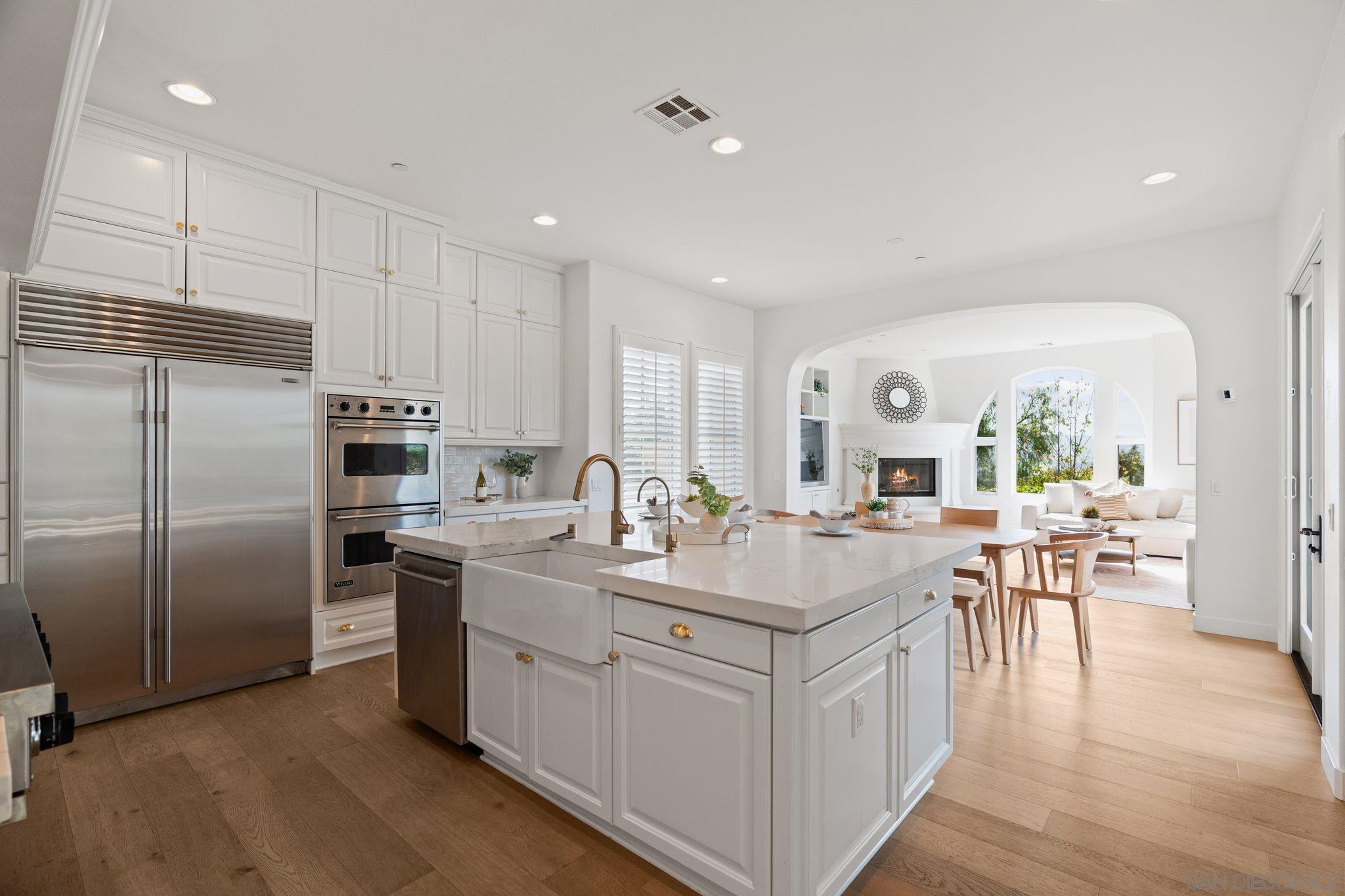 Detail Gallery Image 10 of 33 For 17026  San Antonio Rose Ct, San Diego,  CA 92127 - 4 Beds | 4/1 Baths