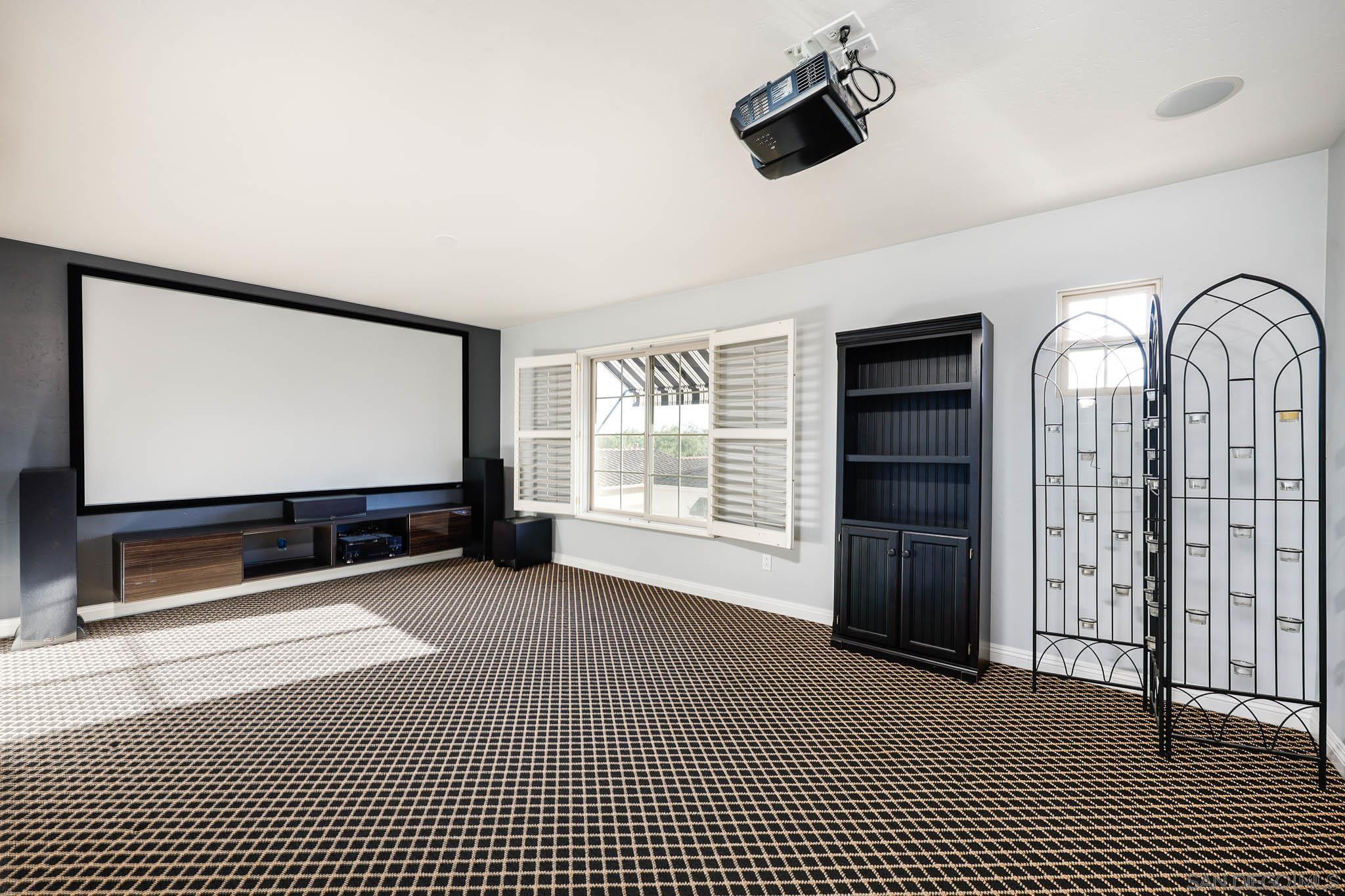 Detail Gallery Image 31 of 36 For 2717 E Evans Rd, San Diego,  CA 92106 - 3 Beds | 3 Baths