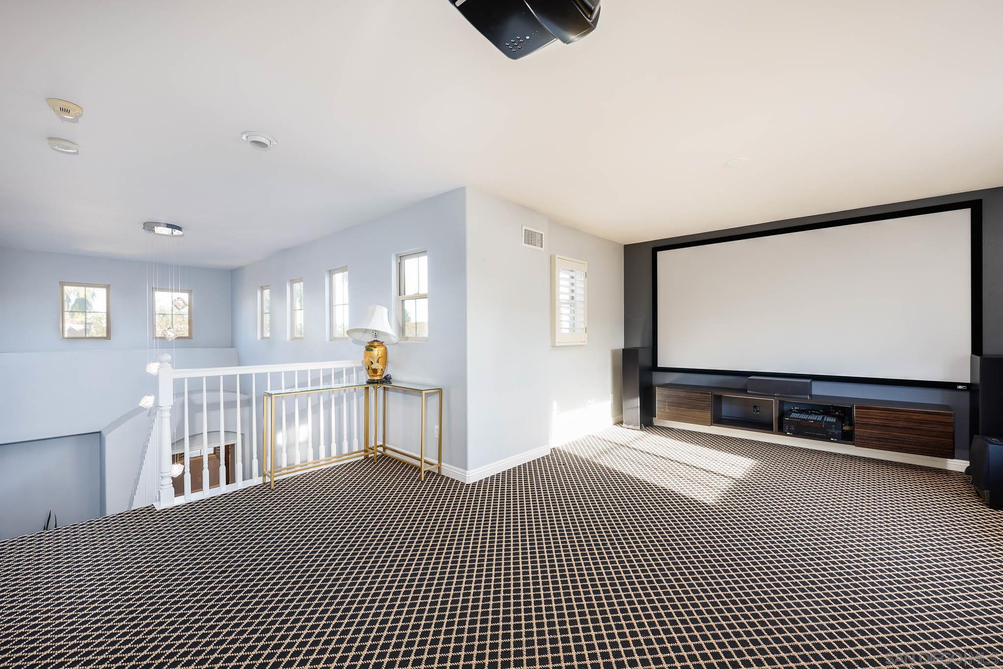 Detail Gallery Image 32 of 36 For 2717 E Evans Rd, San Diego,  CA 92106 - 3 Beds | 3 Baths