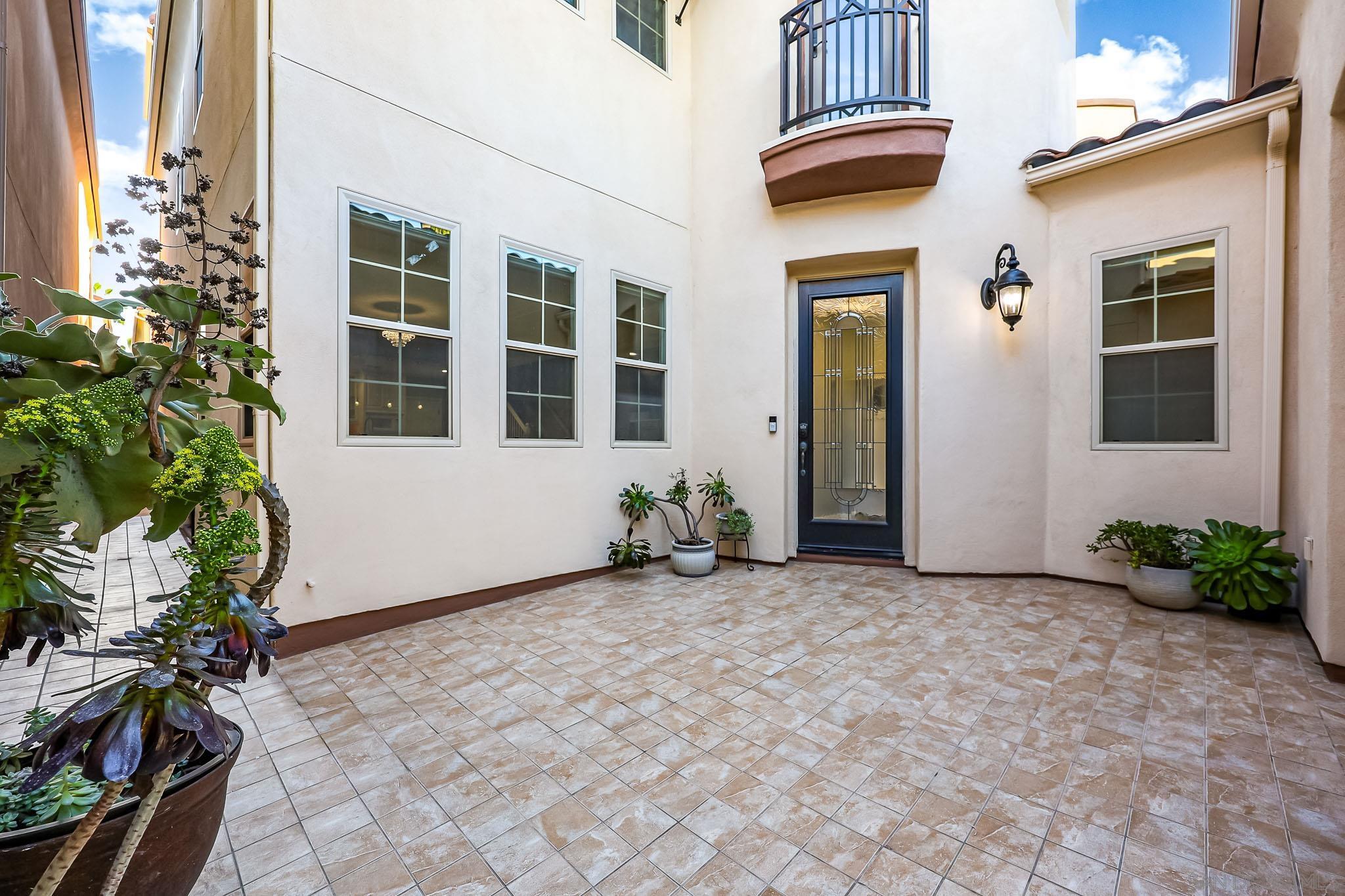 Detail Gallery Image 5 of 36 For 2717 E Evans Rd, San Diego,  CA 92106 - 3 Beds | 3 Baths