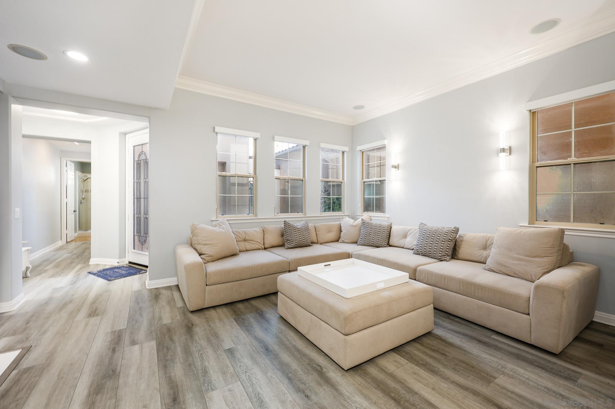 Detail Gallery Image 7 of 36 For 2717 E Evans Rd, San Diego,  CA 92106 - 3 Beds | 3 Baths