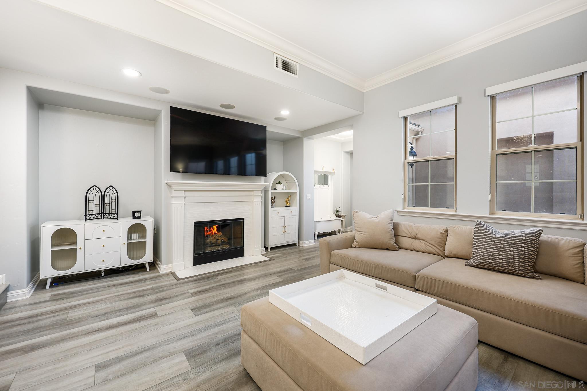 Detail Gallery Image 8 of 36 For 2717 E Evans Rd, San Diego,  CA 92106 - 3 Beds | 3 Baths