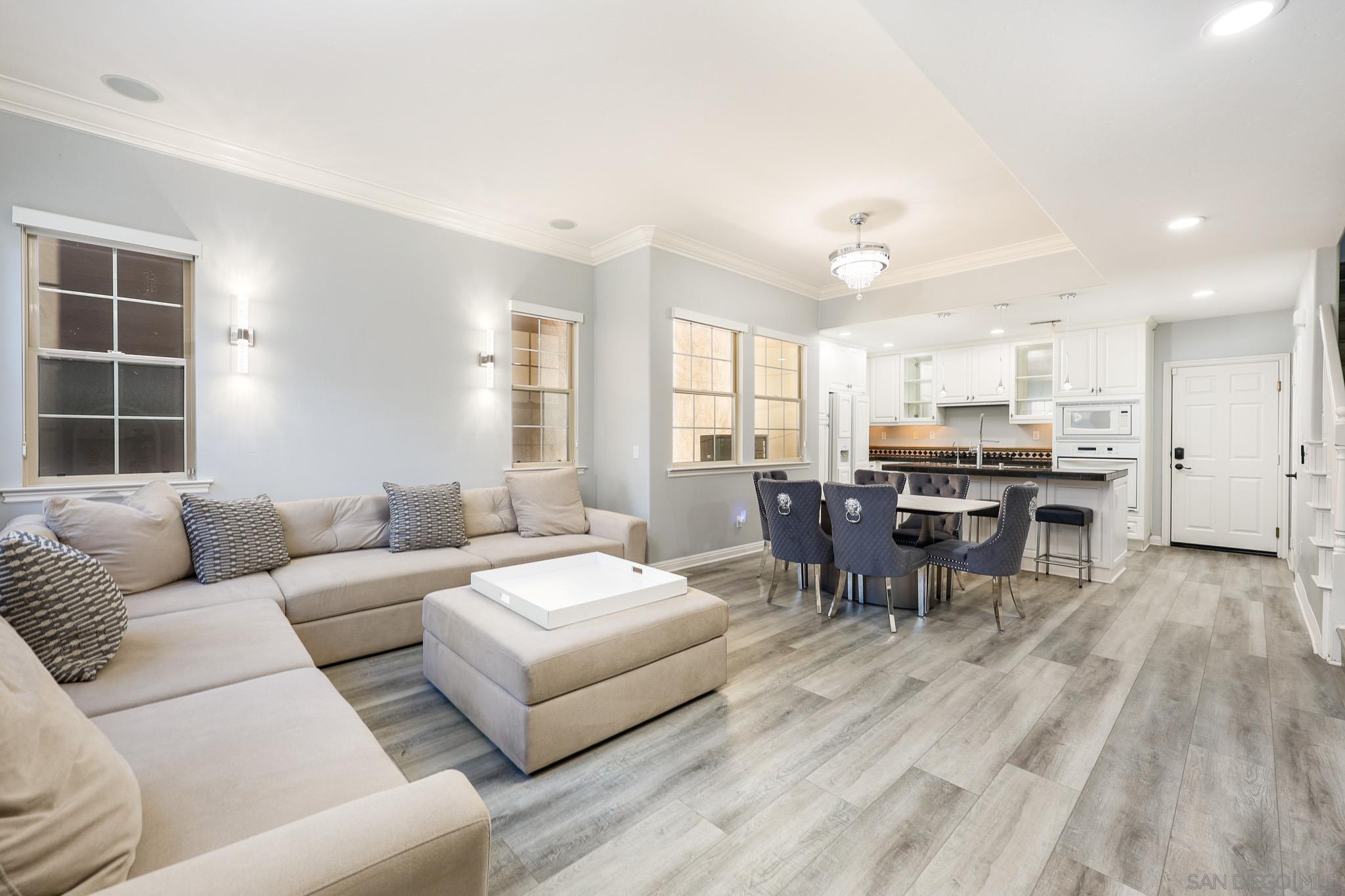 Detail Gallery Image 10 of 36 For 2717 E Evans Rd, San Diego,  CA 92106 - 3 Beds | 3 Baths