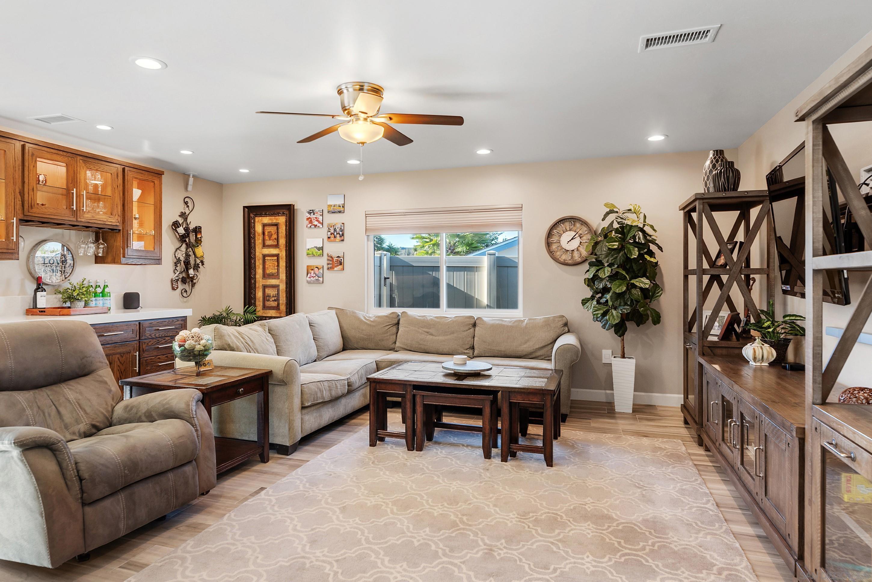 Detail Gallery Image 6 of 59 For 11941  Callado Rd, San Diego,  CA 92128 - 3 Beds | 2 Baths