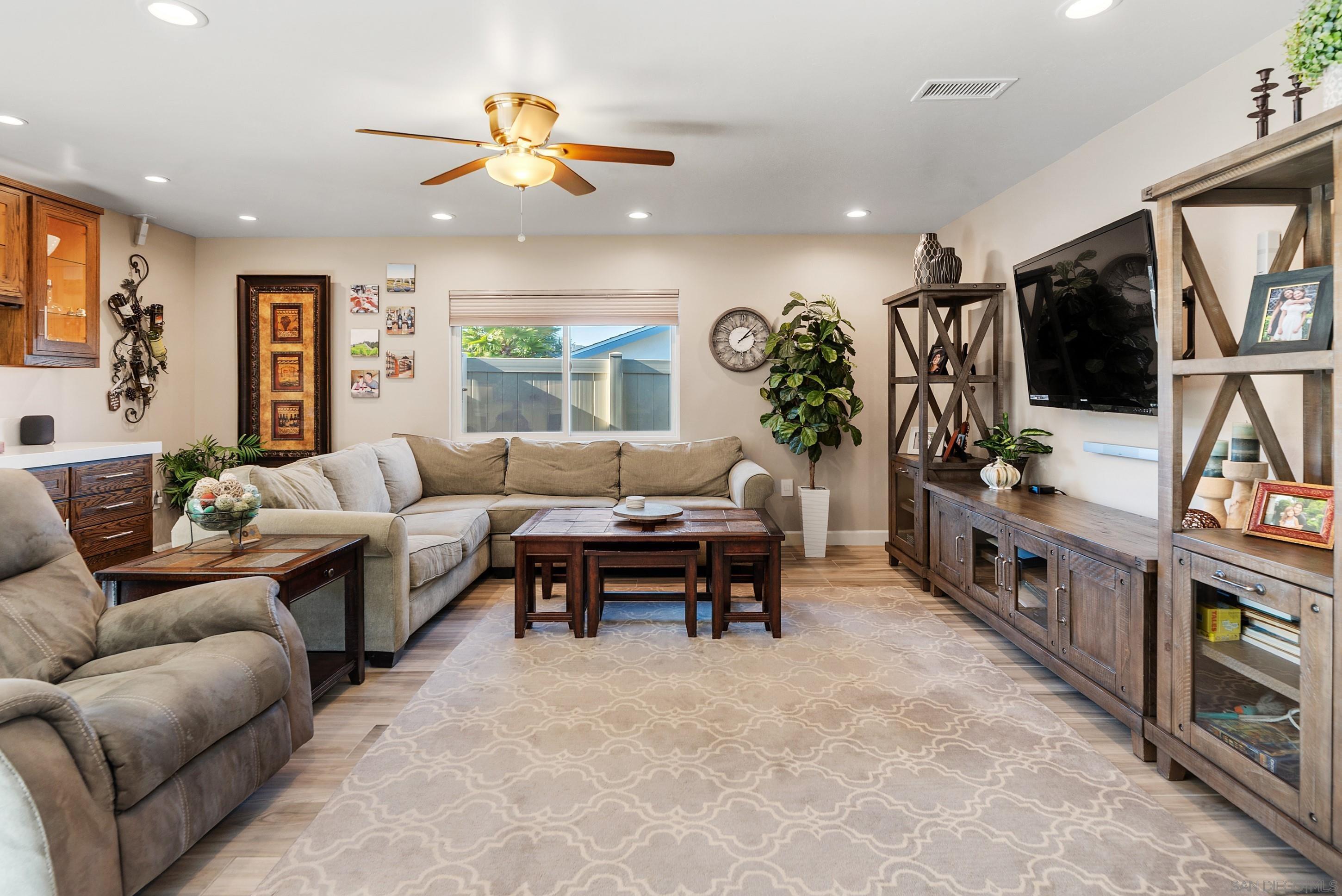 Detail Gallery Image 7 of 59 For 11941  Callado Rd, San Diego,  CA 92128 - 3 Beds | 2 Baths