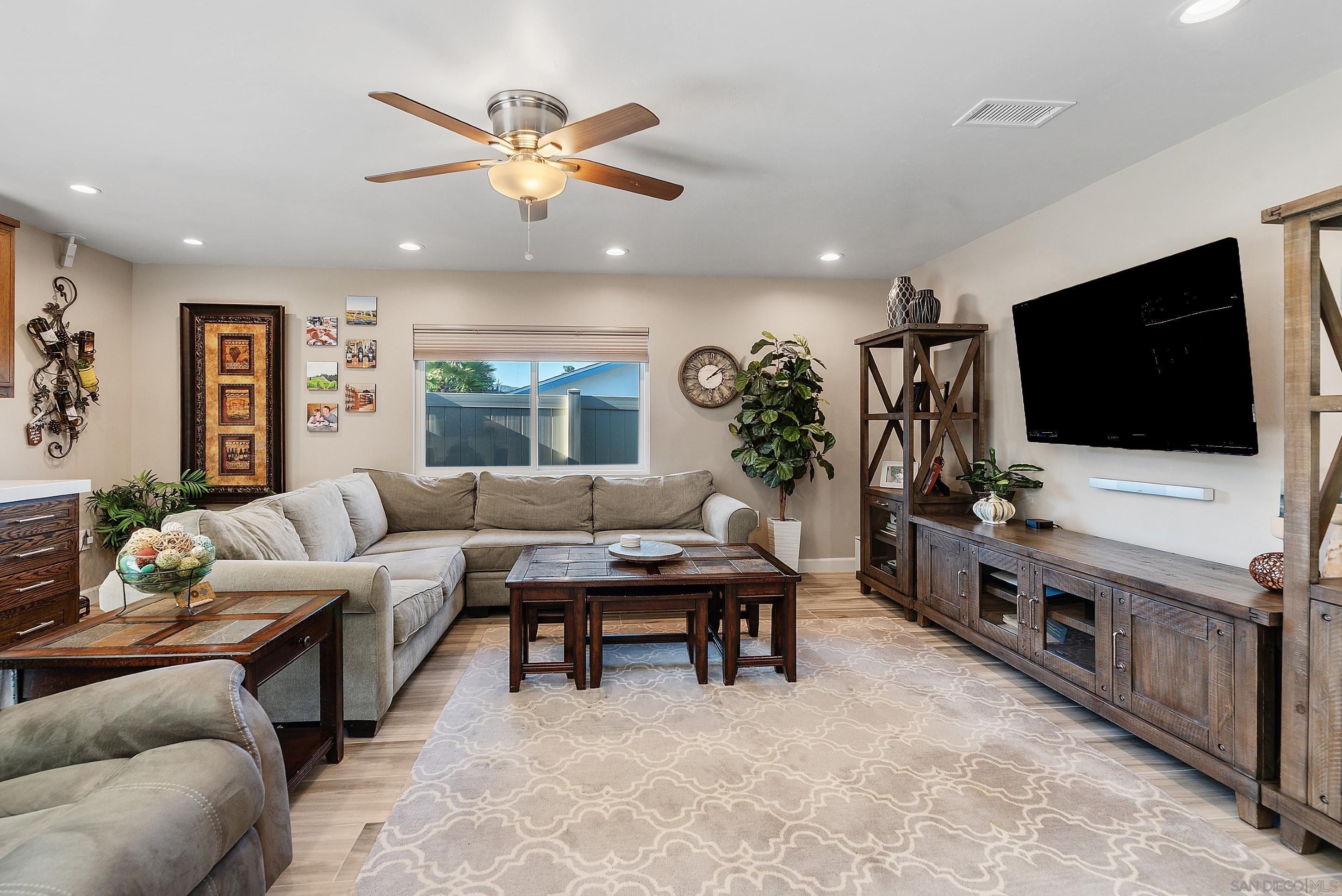 Detail Gallery Image 9 of 59 For 11941  Callado Rd, San Diego,  CA 92128 - 3 Beds | 2 Baths