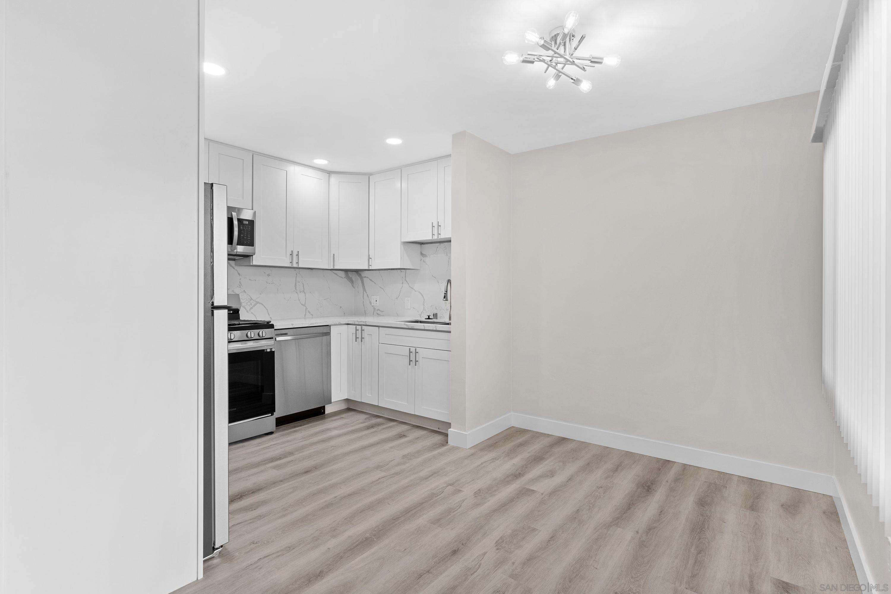 Detail Gallery Image 3 of 8 For 3821  Marlborough Ave, San Diego,  CA 92105 - 2 Beds | 1 Baths